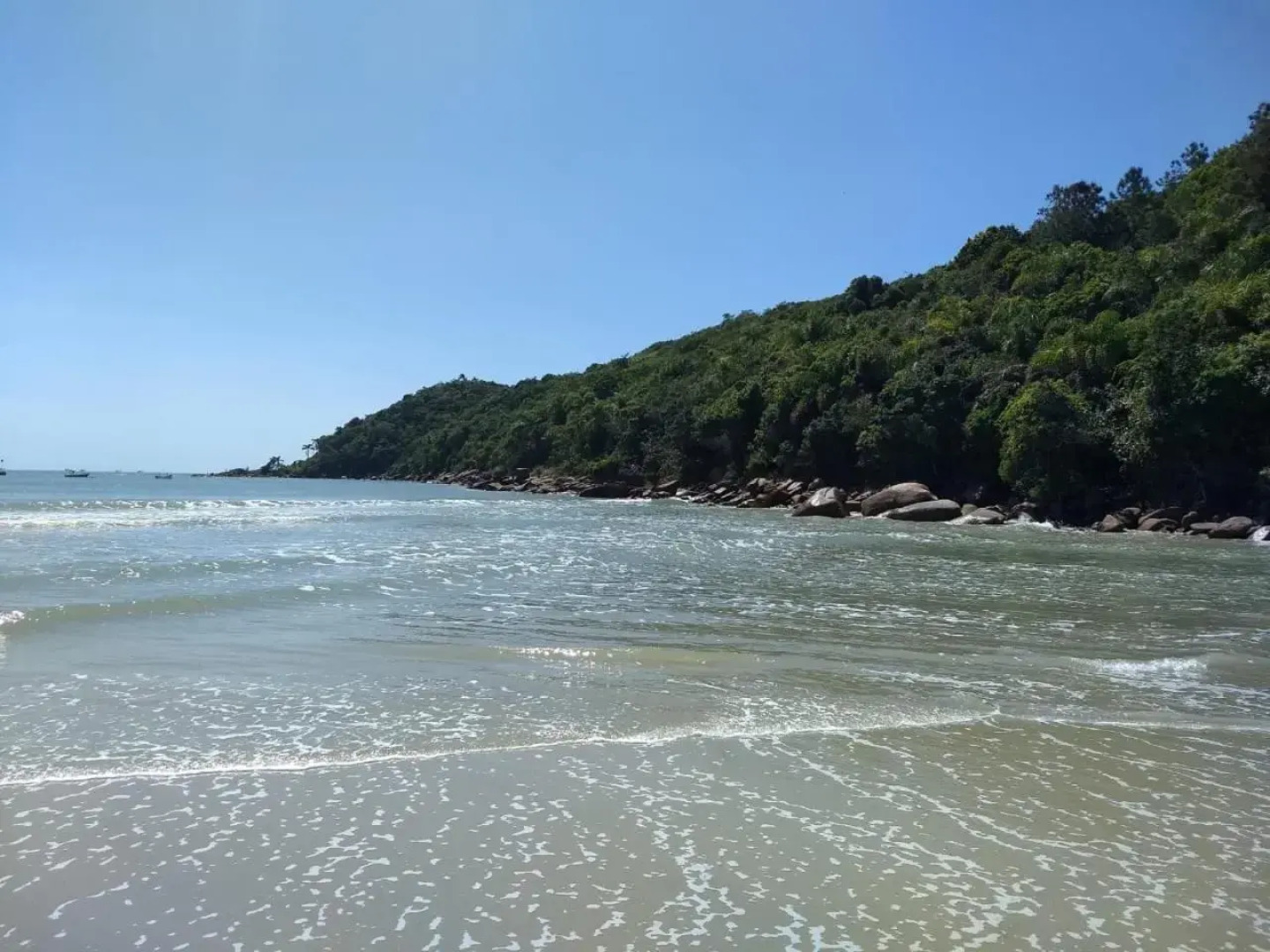 Apto novo há 250 mts da praia