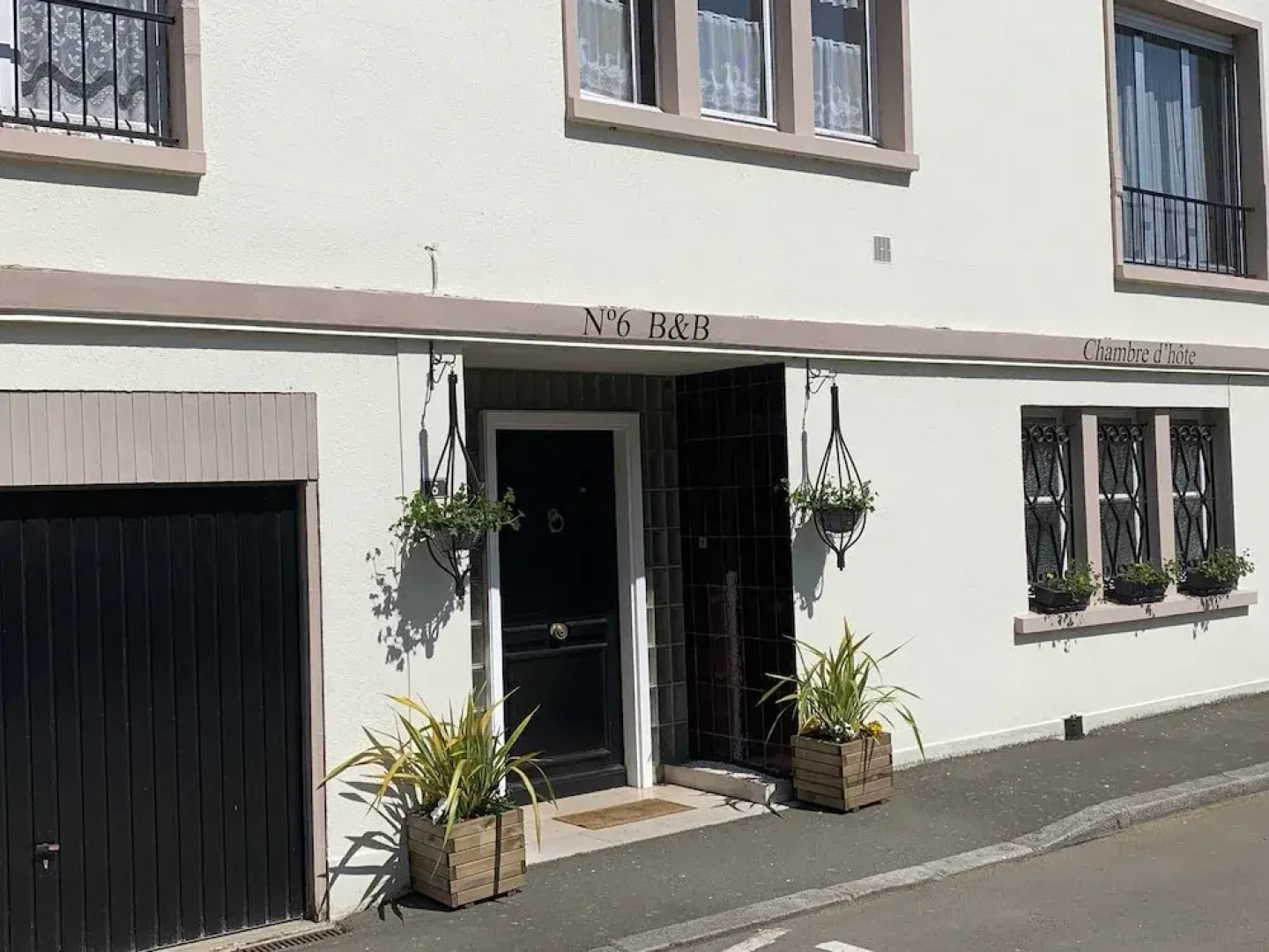 No 6 Bed & Breakfast