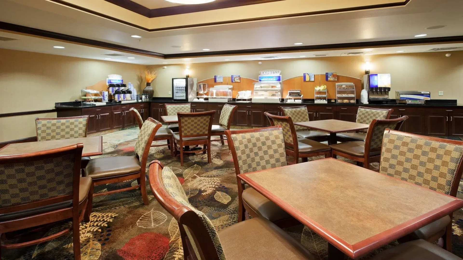 Holiday Inn Express Hotel & Suites Great Falls by IHG