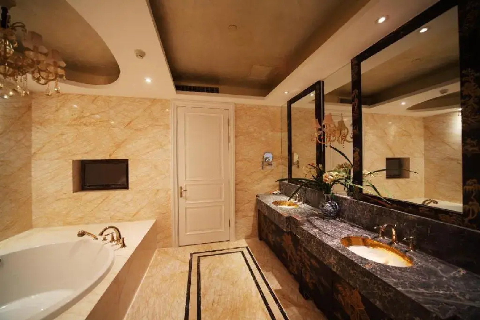 Haiyang Shenglong Jianguo Hotel