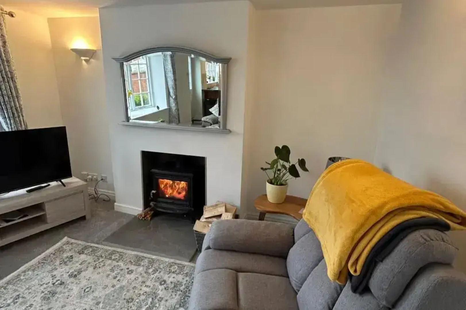 2 Bedroom Cottage Free Private Parking Fire Place