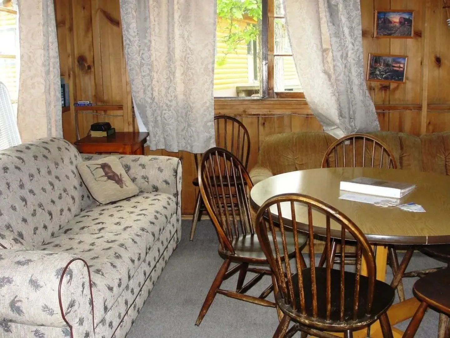 Pine Point Lodge, Resort & Motel