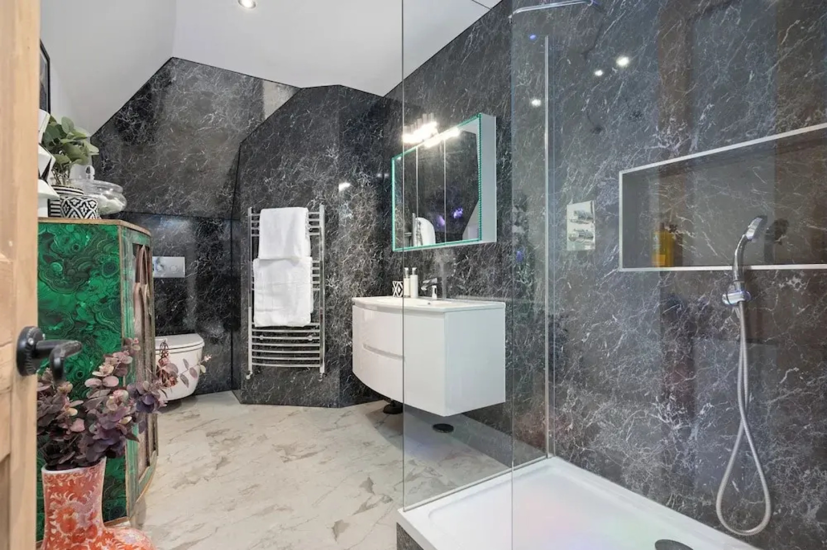 Eskbank Terrace Spacious House