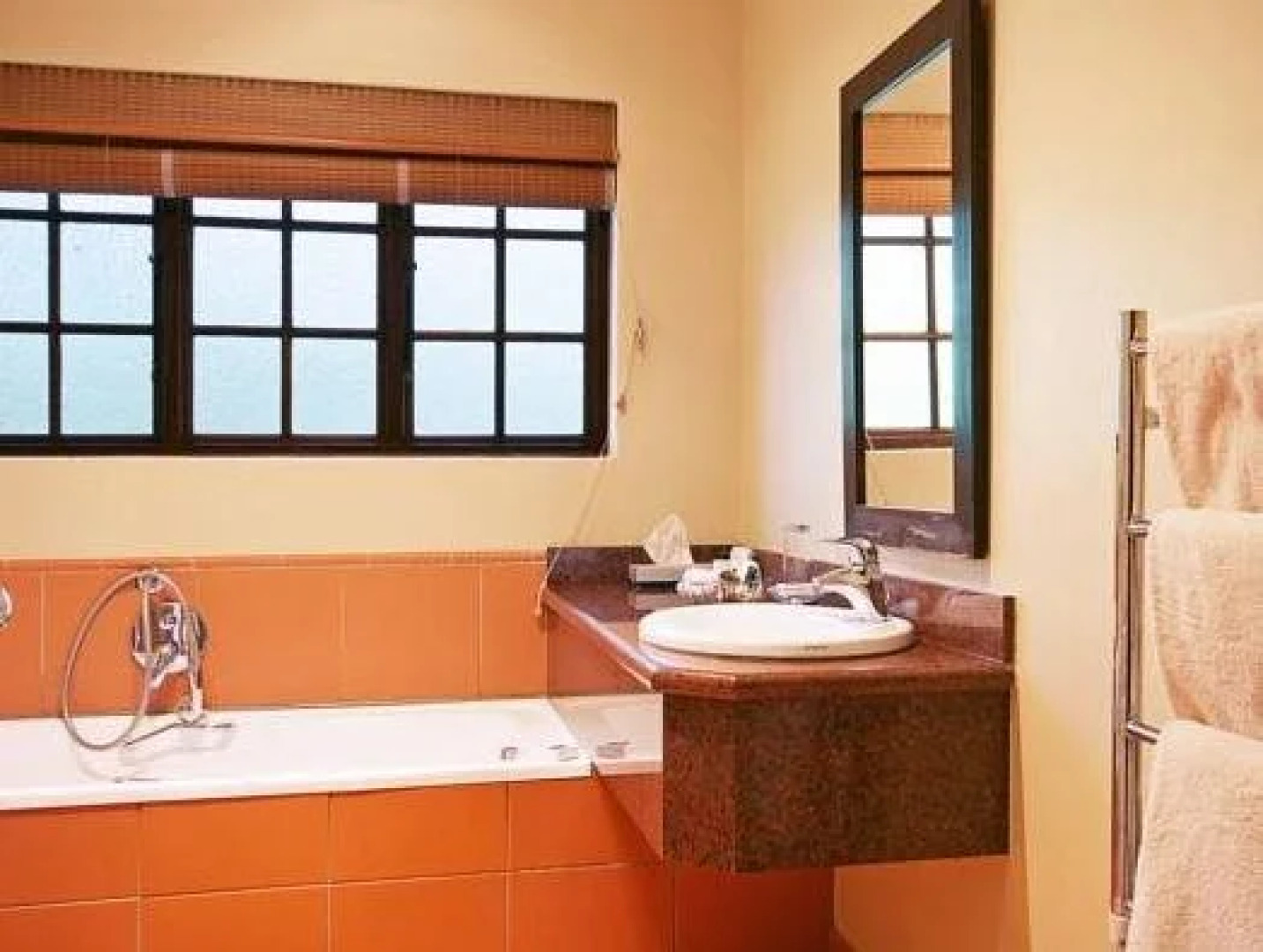 Champagne Castle Hotel