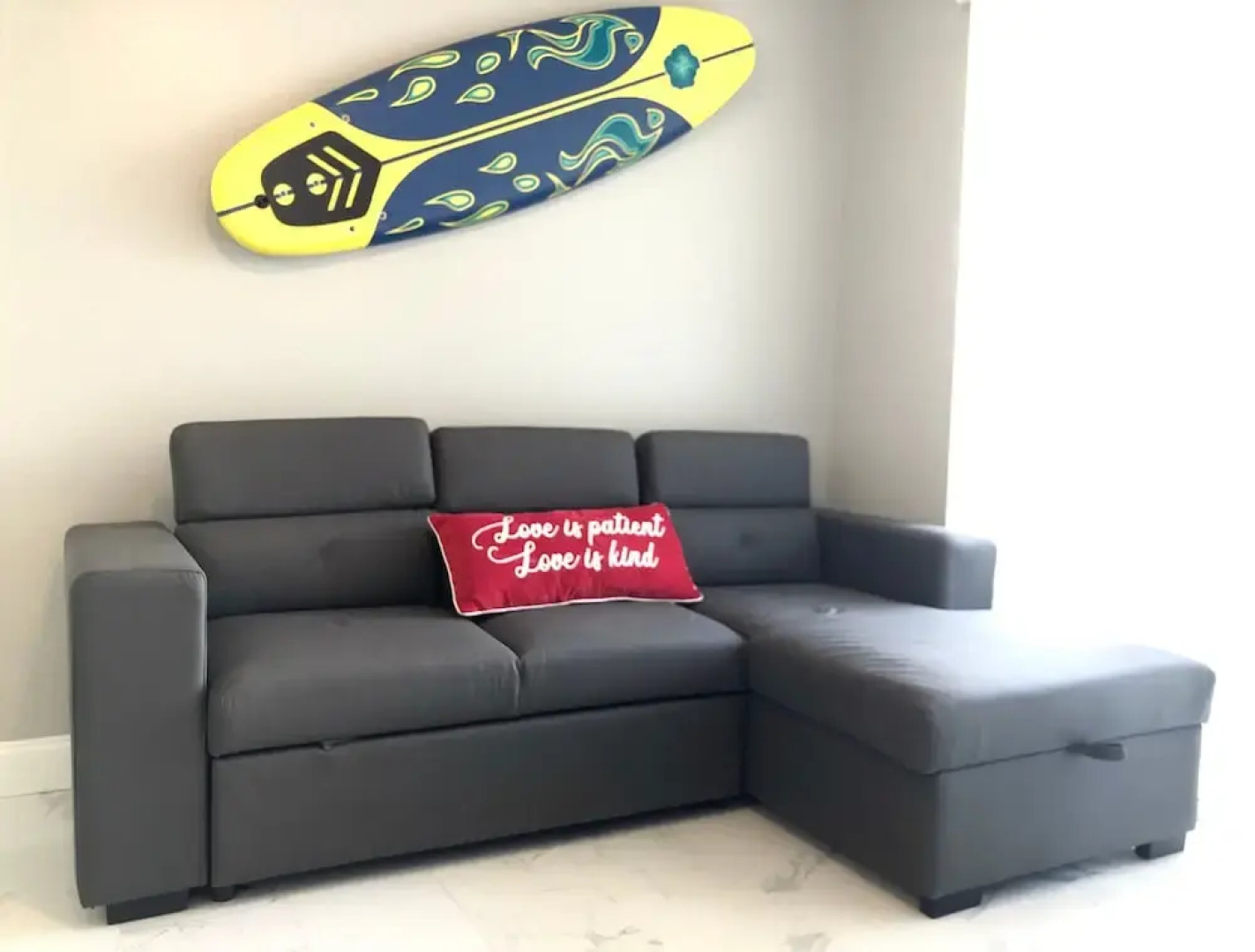 301 - Super Clean & Beautiful. Pools, Gym, Lake