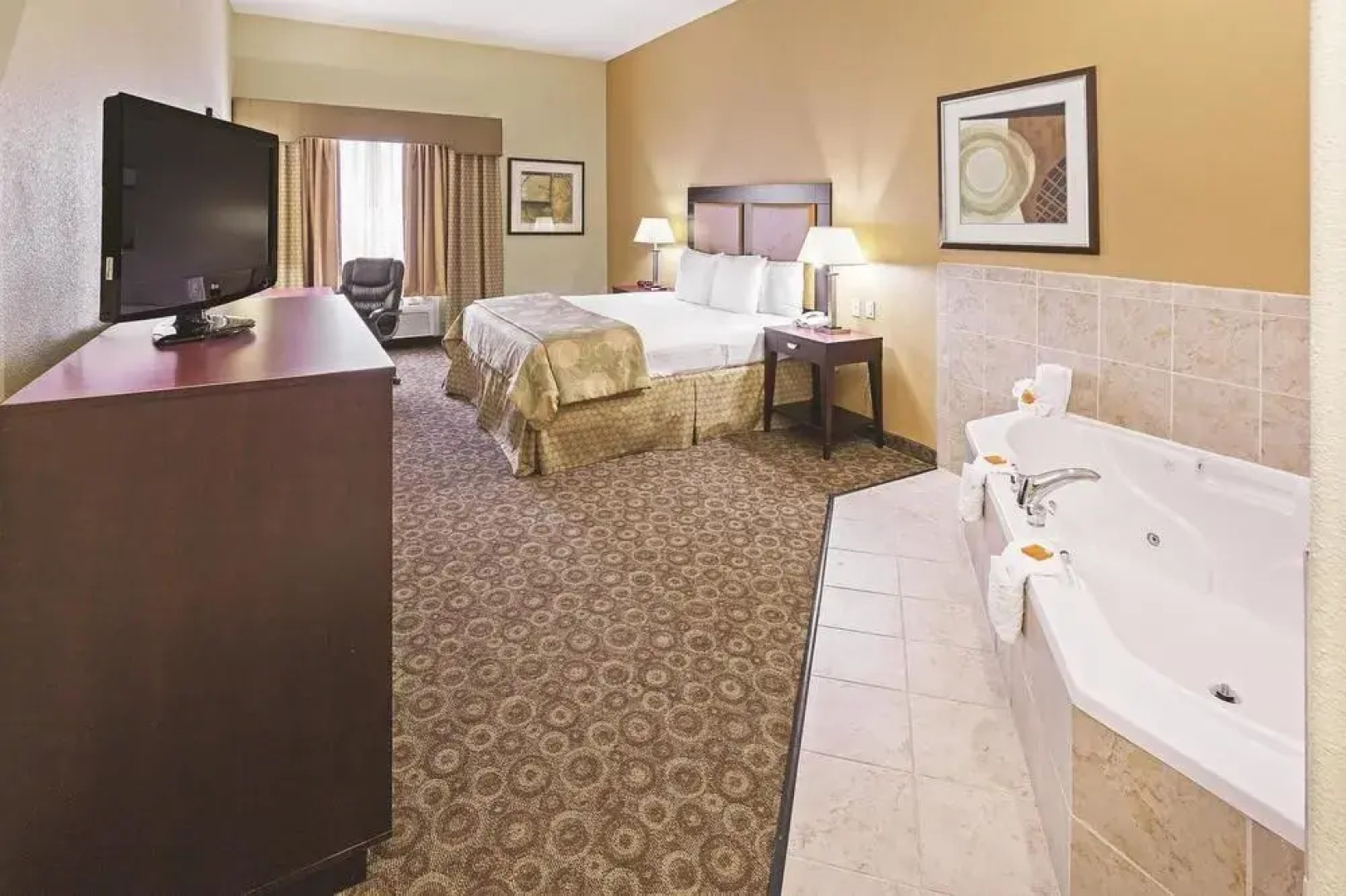 La Quinta Inn & Suites By Wyndham Dfw Airport West - Bedford