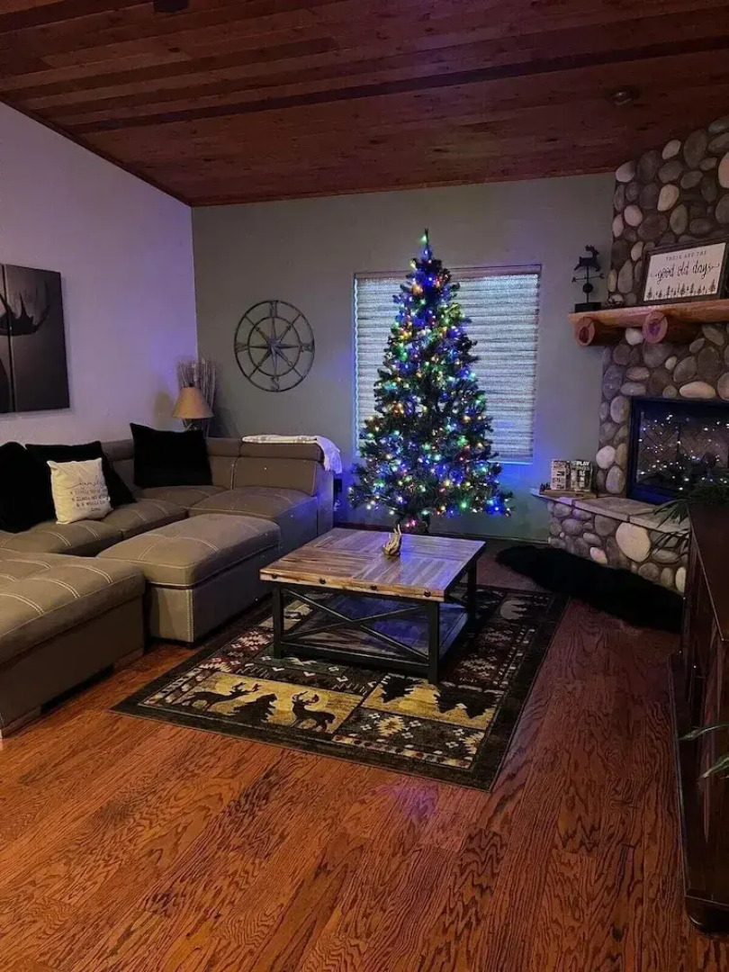 Spacious A-frame Pines Cabin 12 Beds Loft Game Room