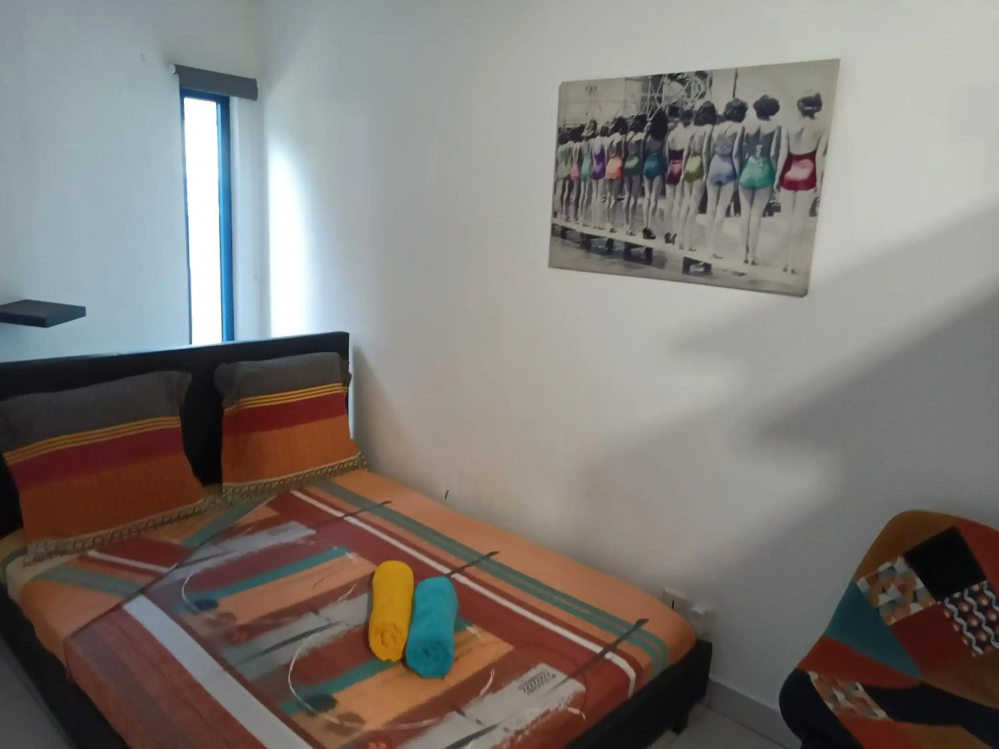 blue and yellow, appartement au calme, avec piscine, WIFI