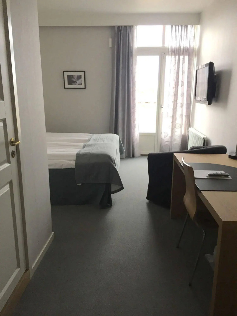 Adels Lågprishotell