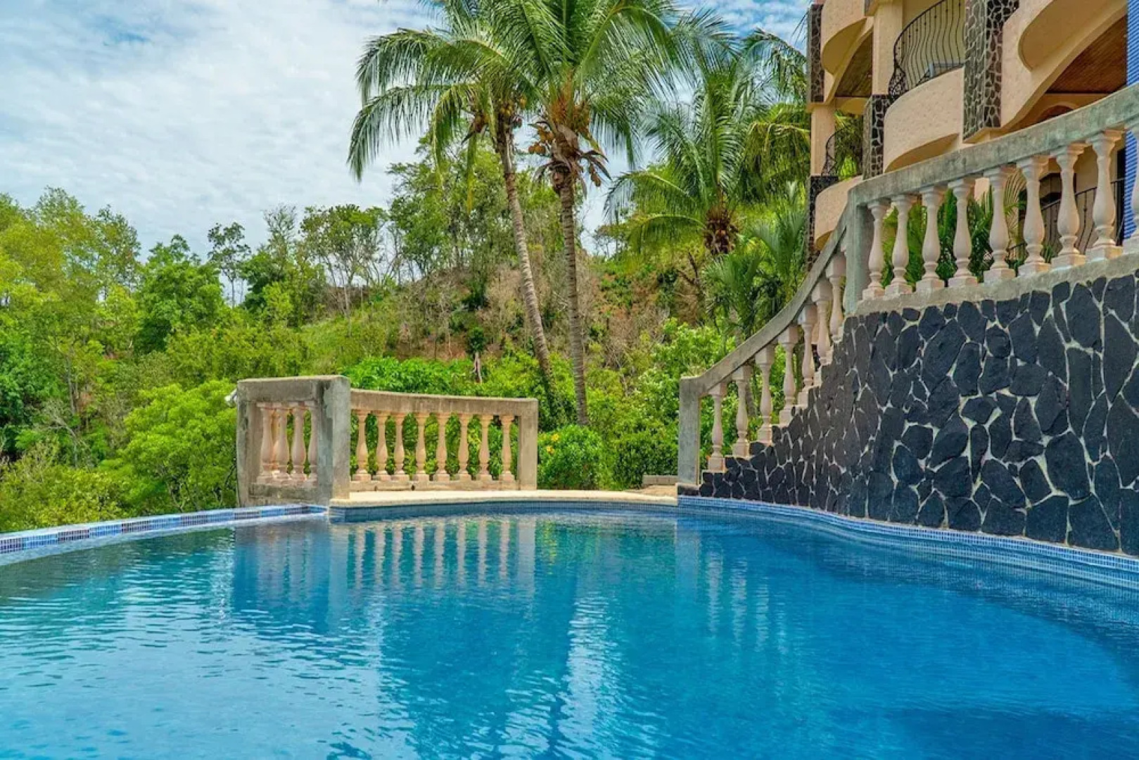 Ocean View Luxury Condo at Flamingo Towers