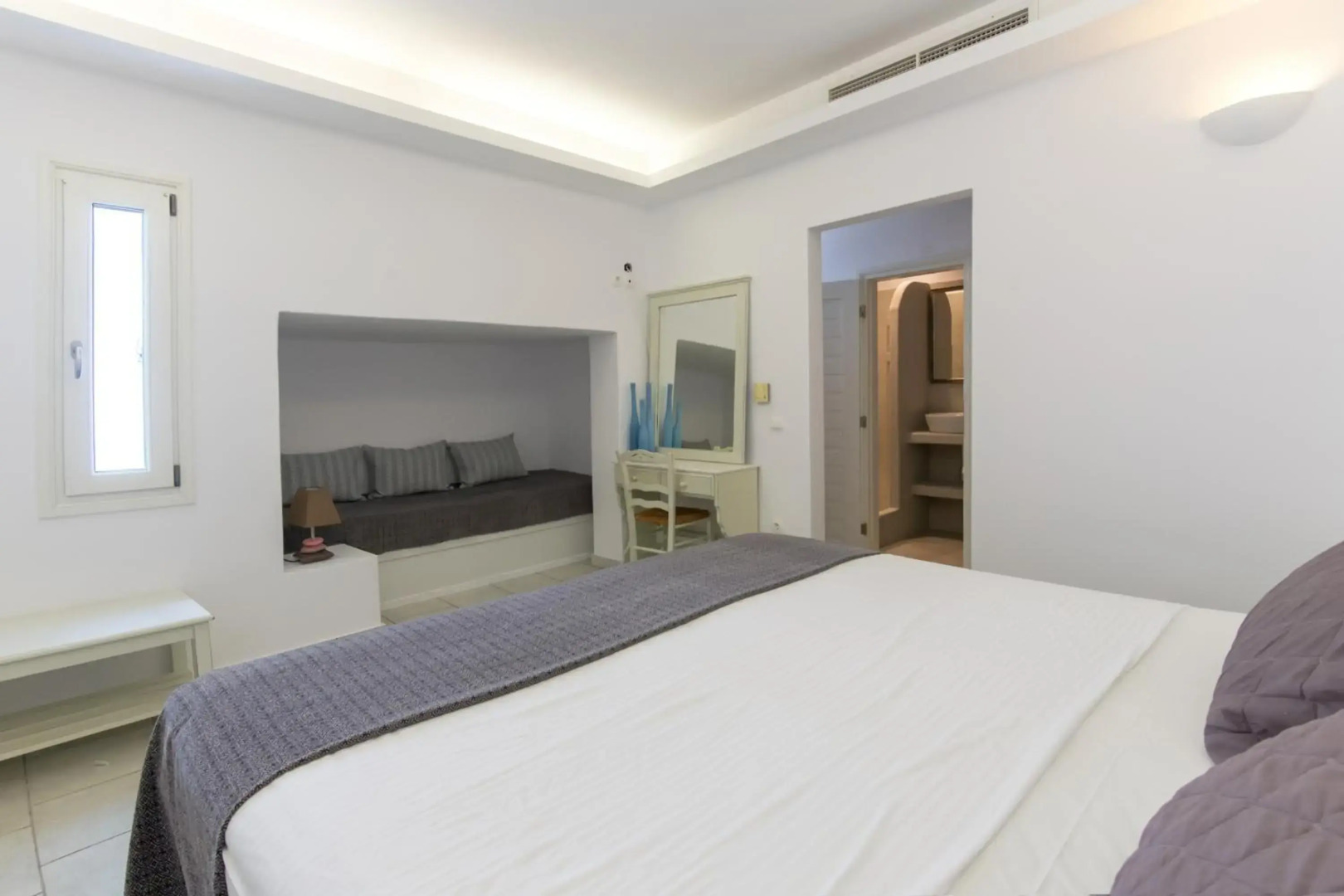 Alexandros Suites & Apartments