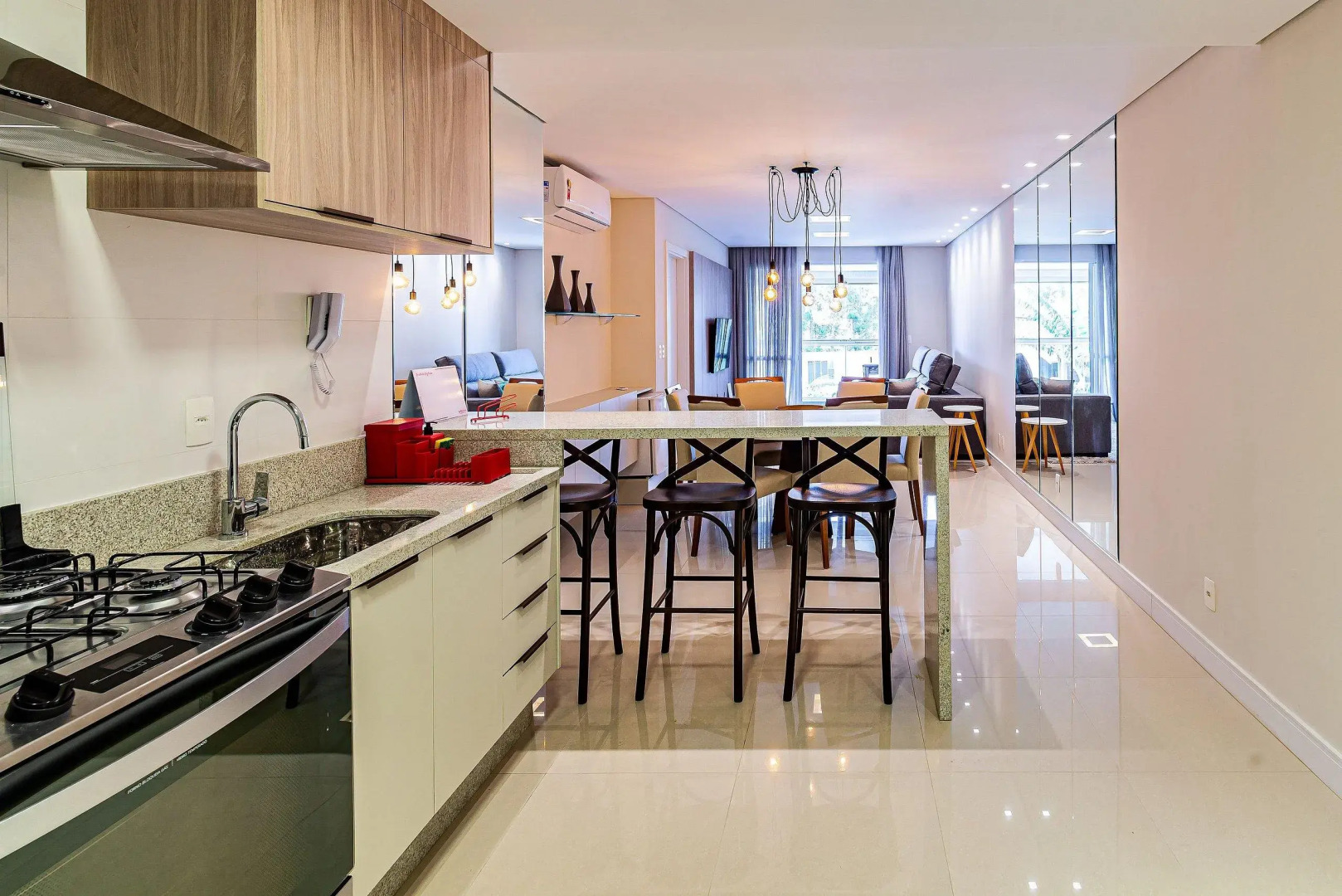 Apto novo e sofisticado a 150m Praia Brava ABC201