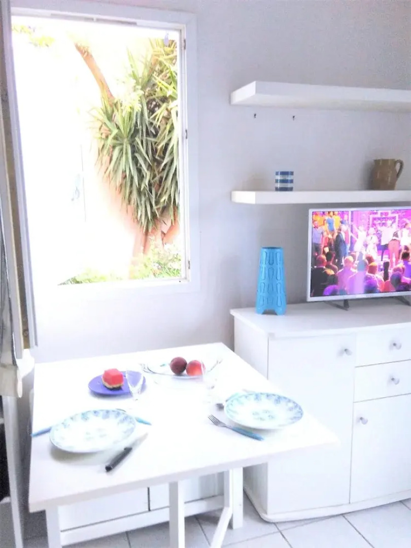 House With 3 Bedrooms in La Londe les Maures, With Terrace and Wifi -