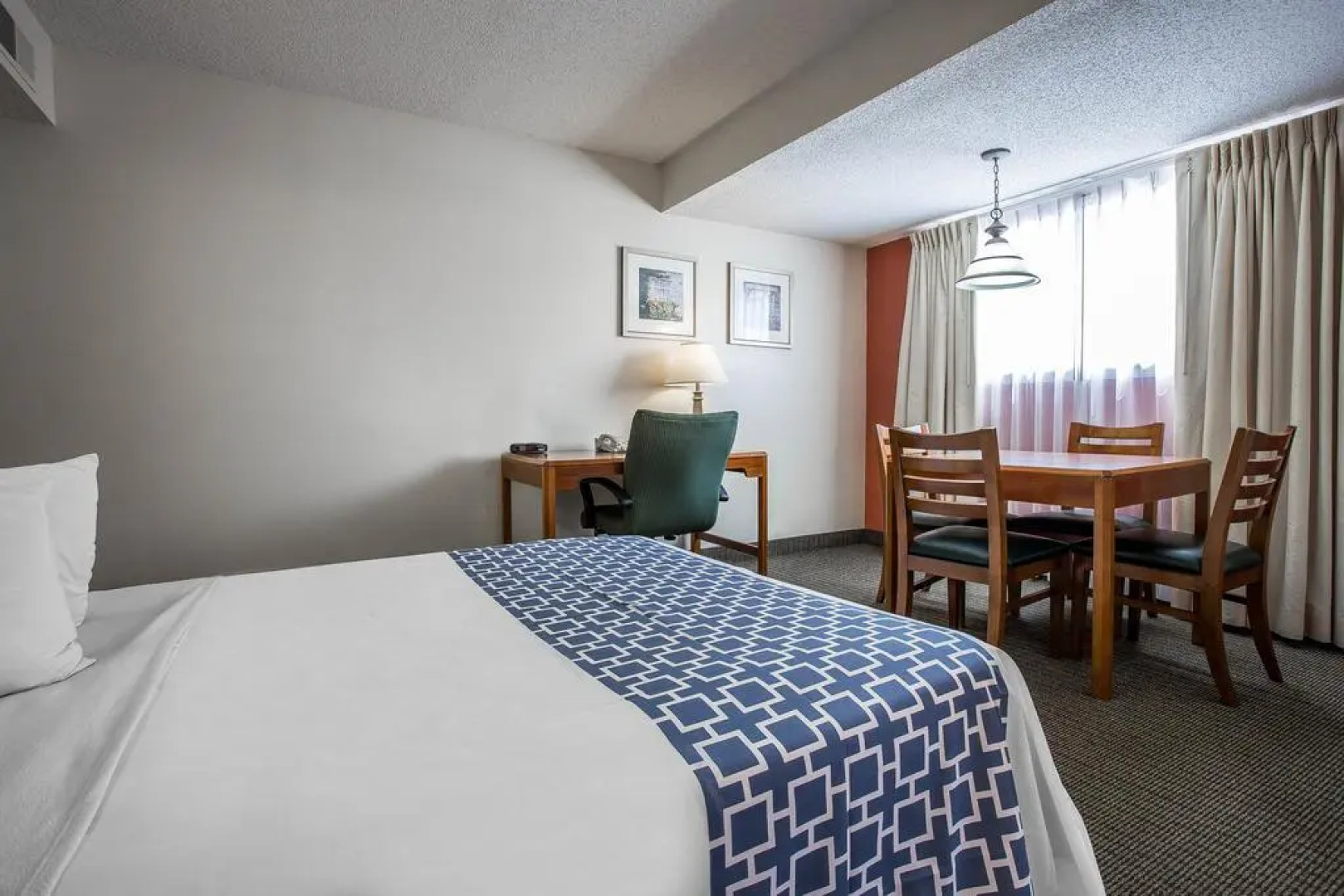 Cloverleaf Suites Columbia