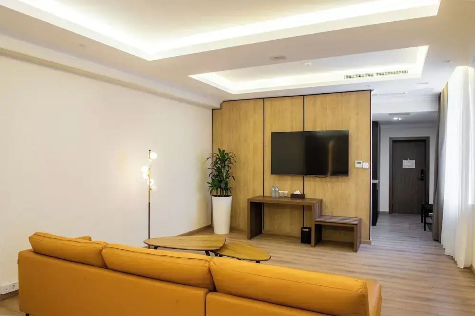 Отель Silk Road Premium