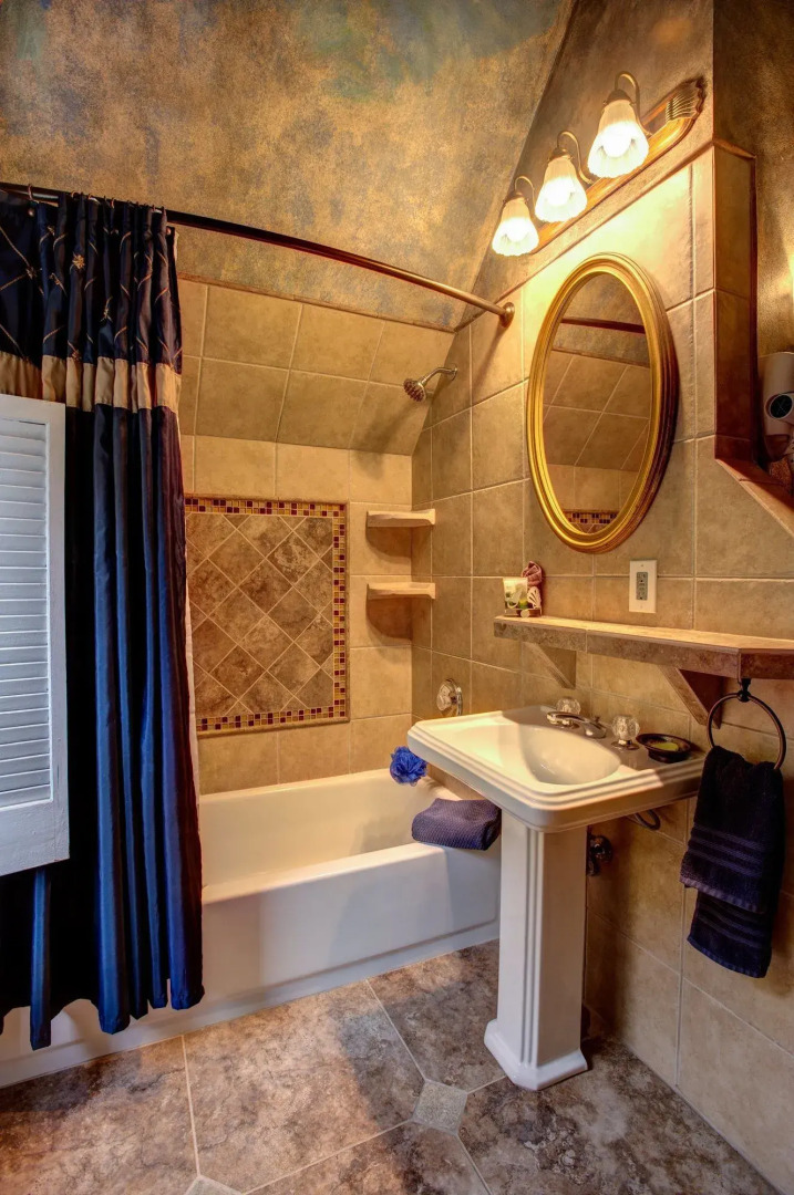 Amid Summer's Inn Bed and Breakfast