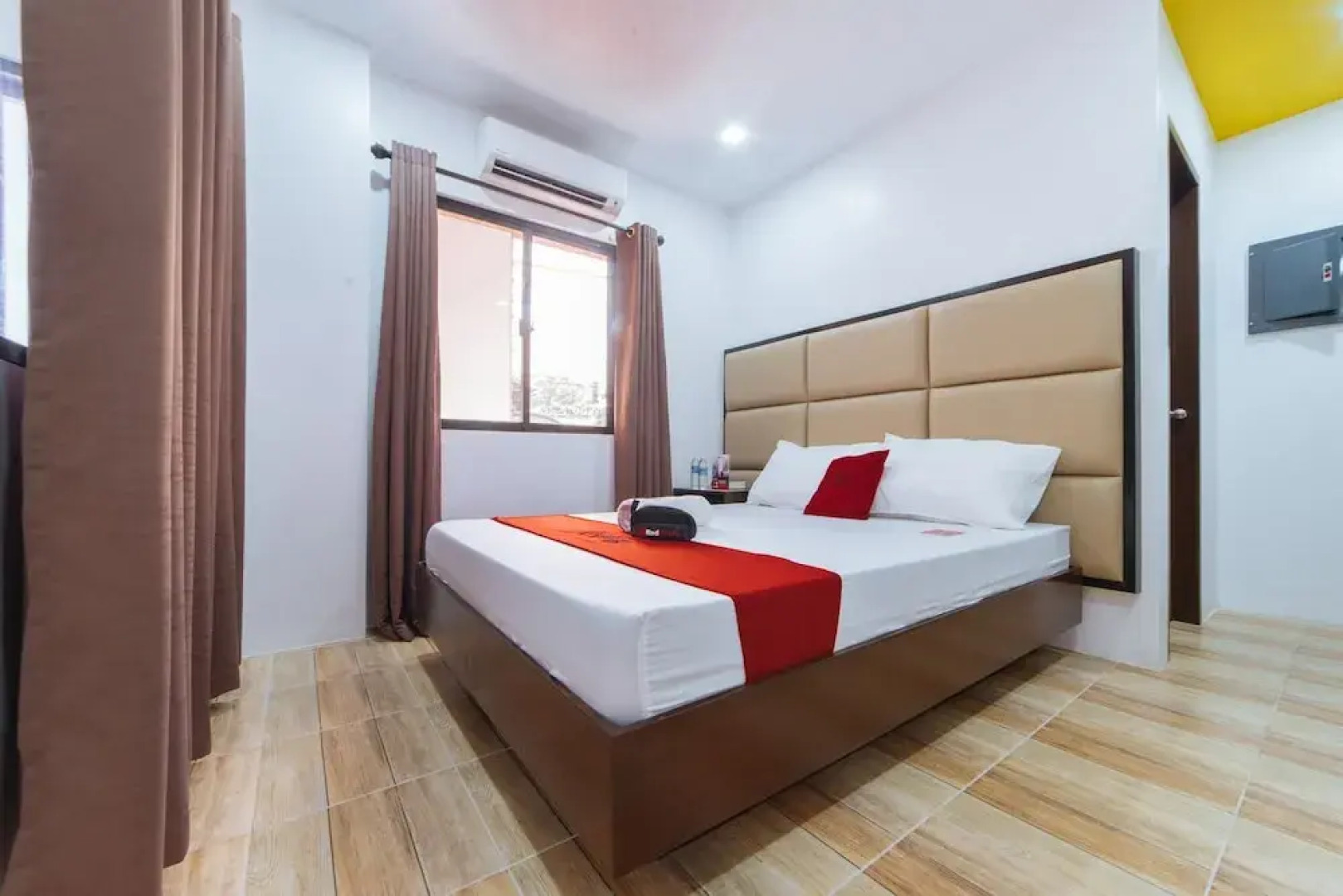 RedDoorz Plus @ JNV Dream Hotel Subic Zambales