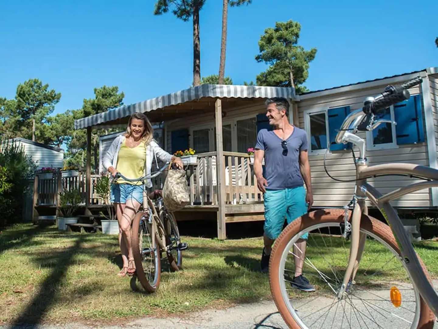 Property With 2 Bedrooms in Saint-julien-en-born, With Pool Access and