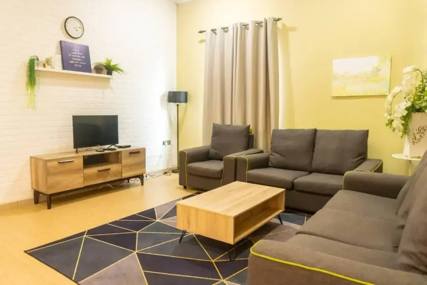 2 Storey Semi-D Homestay Nilai and KLIA, F1 Sepang with Pool