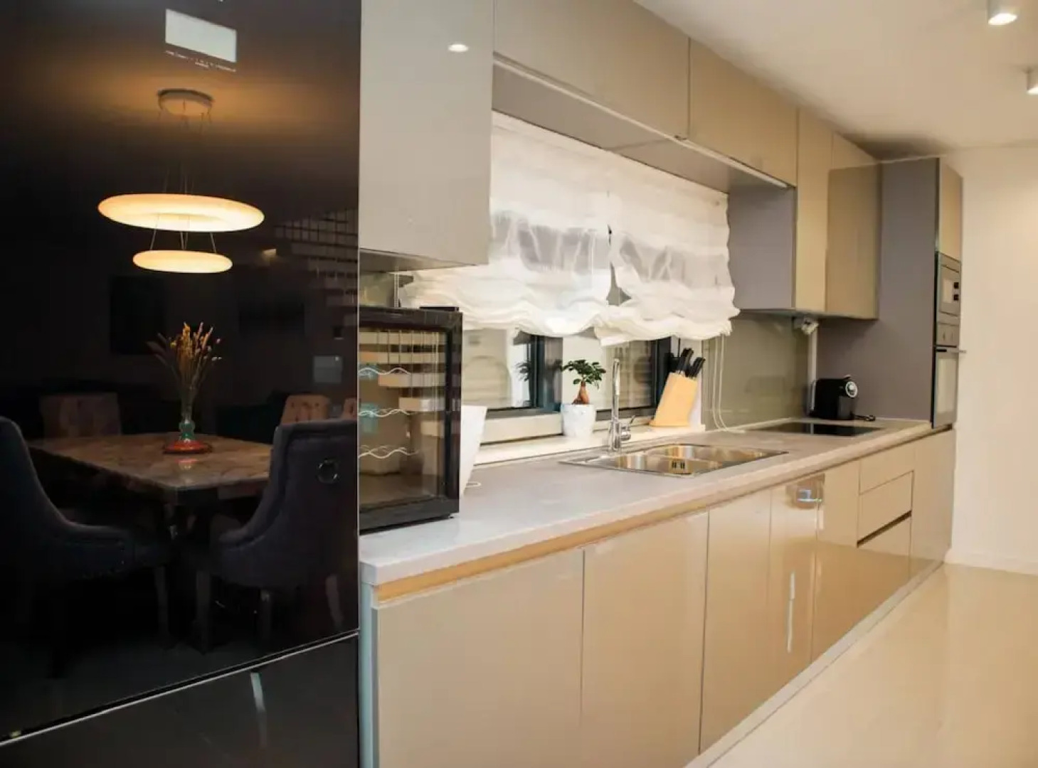 Sunset Serenity Villa With Pool, Gym and Sauna