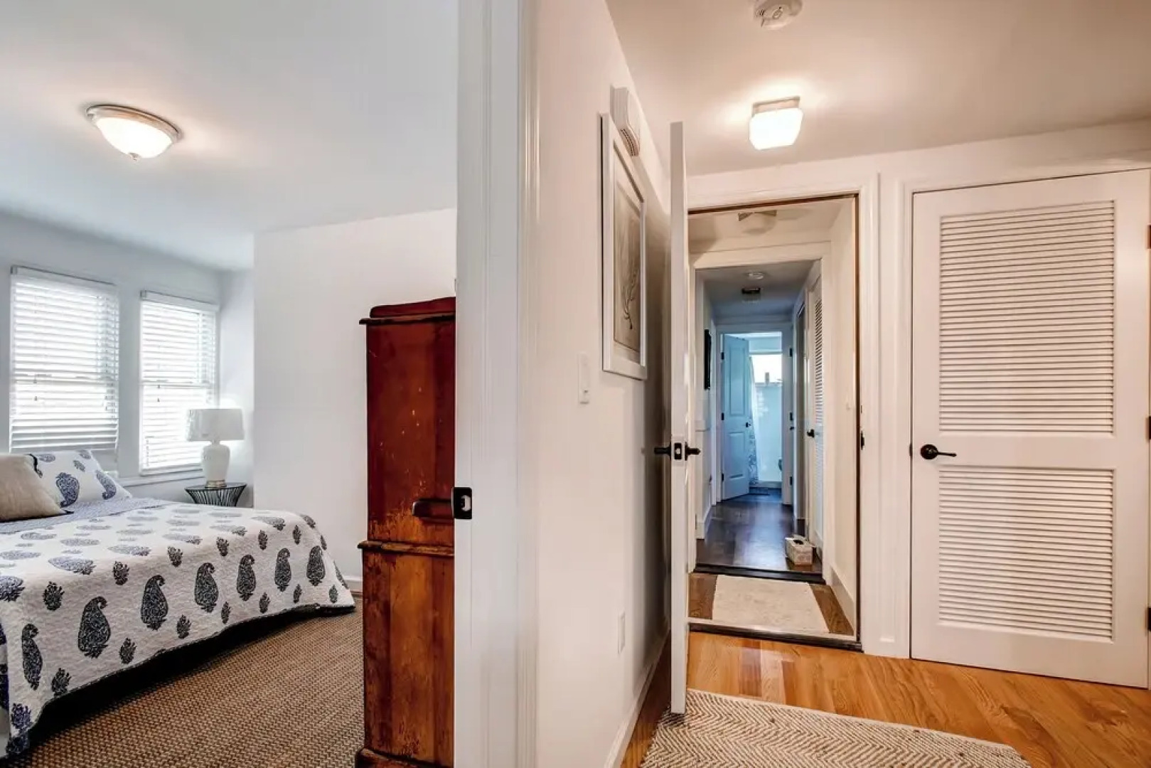 Recently Renovated LBI Apt w/ Deck on Beach Block!