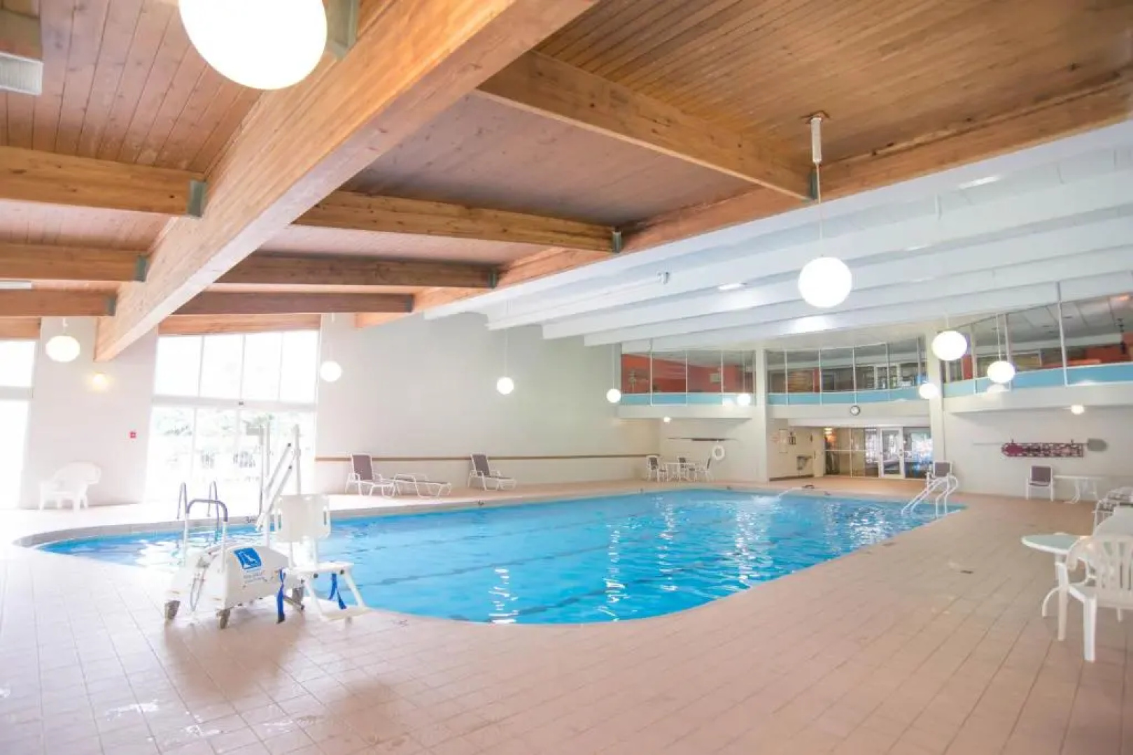 Eastlake Suites Hotel & Conference Center By OYO Urbana