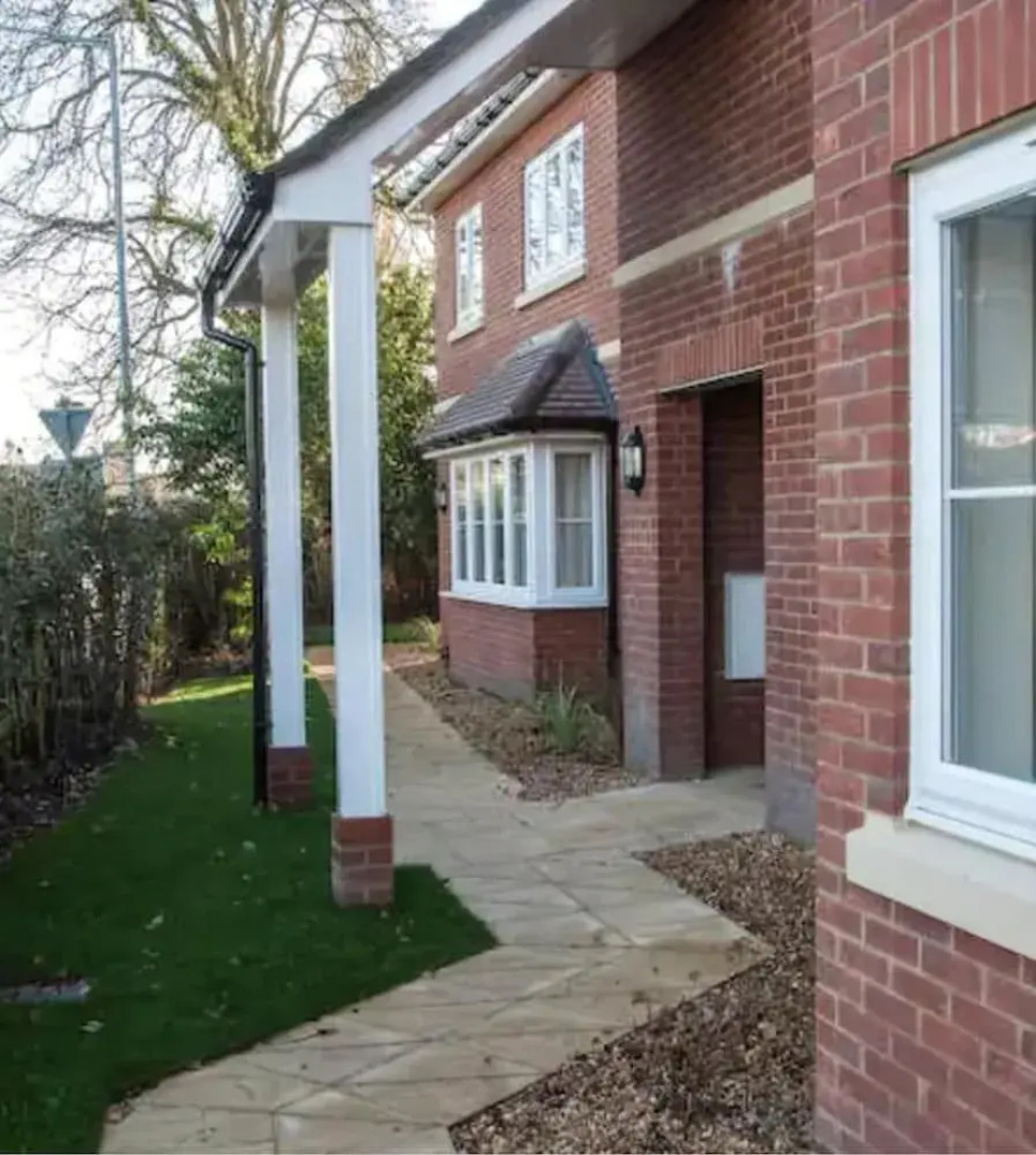 Flexi-Lets@Old Rectory Court, Frimley