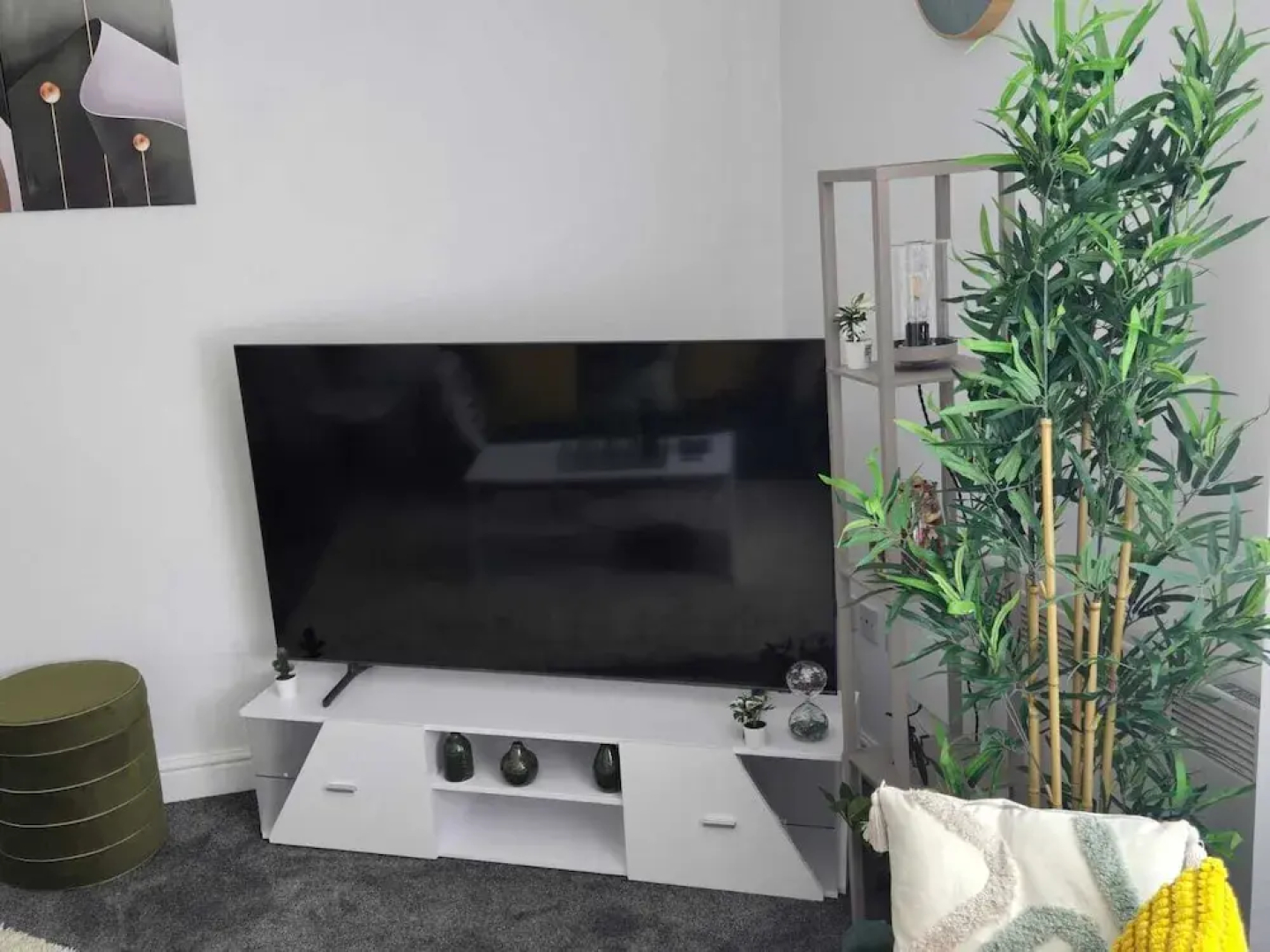 Luxury Stylish Charming City Apartment With Private Entrance in Wolverhampton