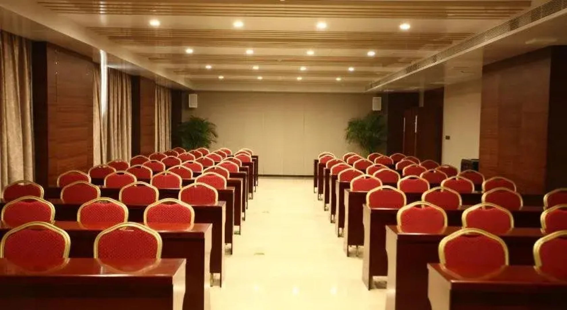 Longyue International Hotel