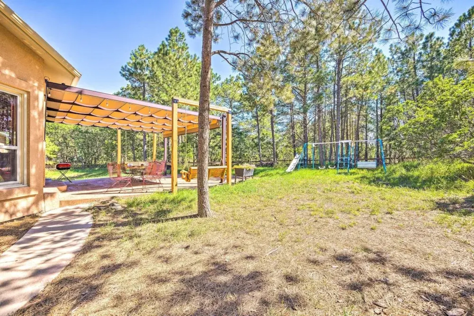 Serene Monument Sanctuary w/ Patio & Fire Pit!