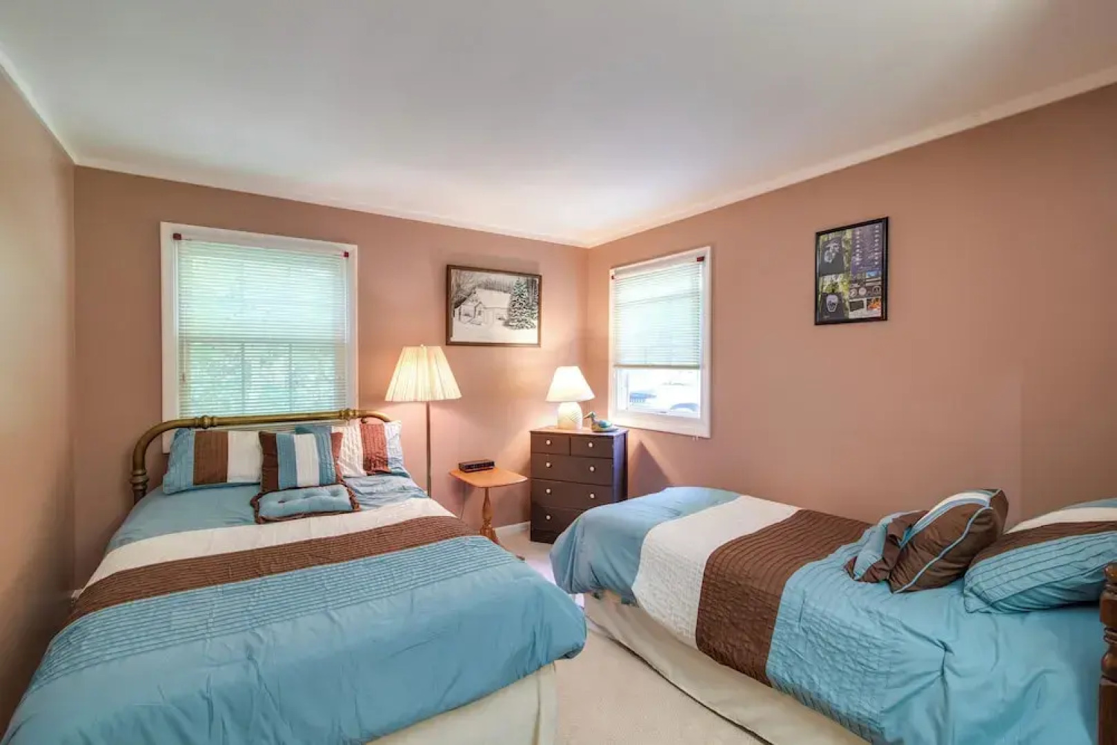 Hunter Hideaway w/ Yard & Deck: 3 Mi to Ski Slopes