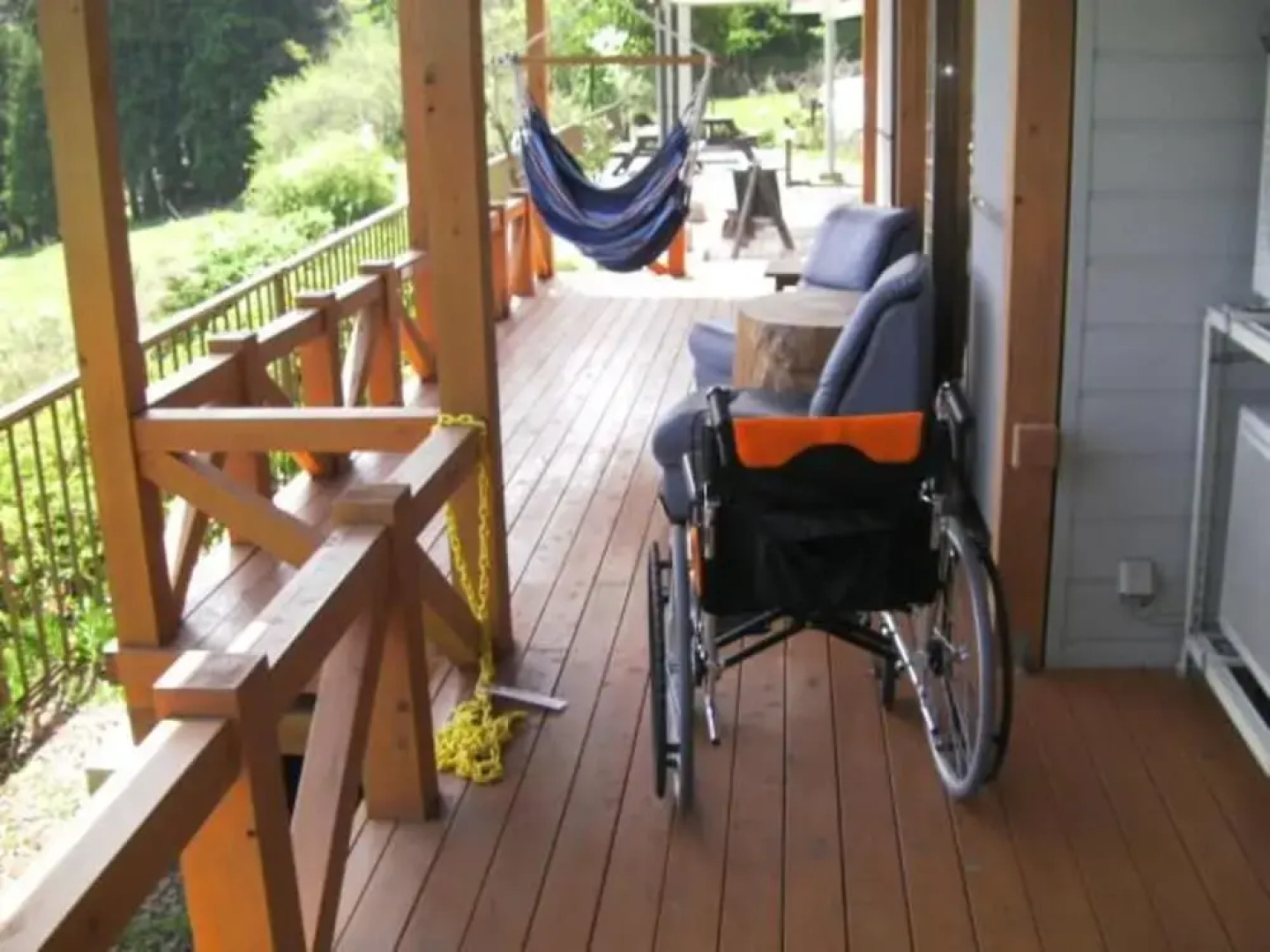 Youth Guest House ATOMA - Hostel