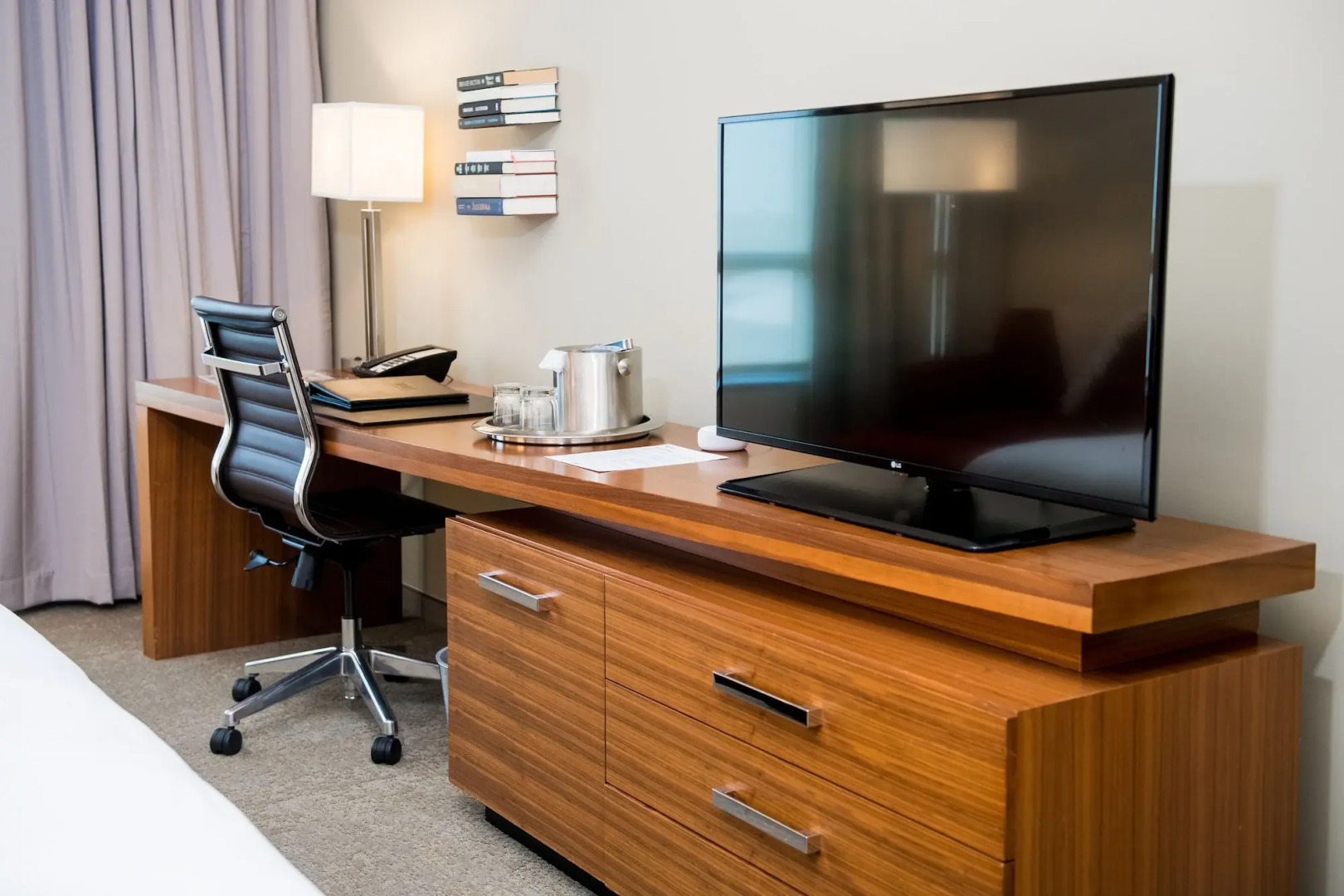 I Hotel And Illinois Conference Center