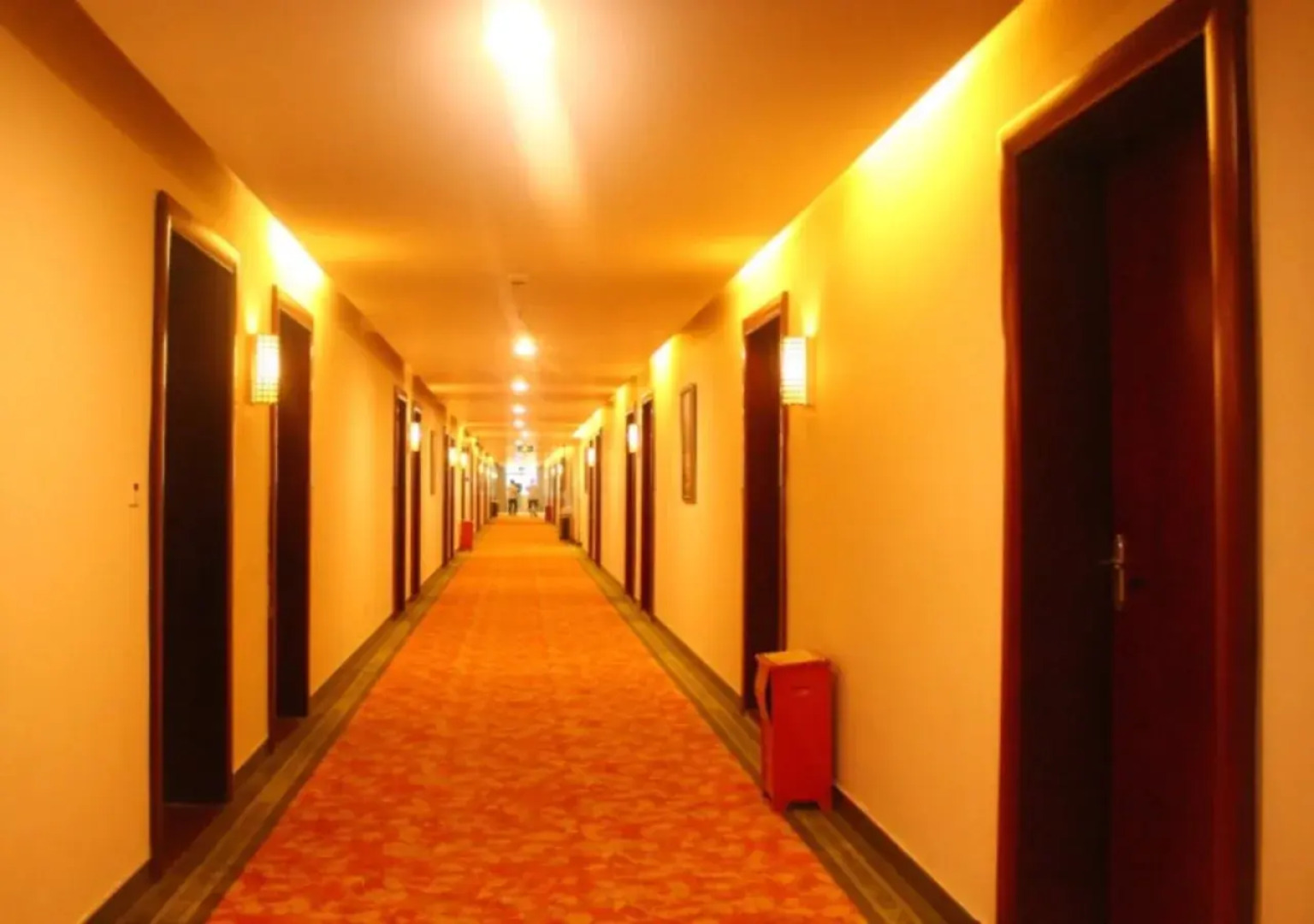 Greentree Inn Longhua Bus Station Shell Hotel