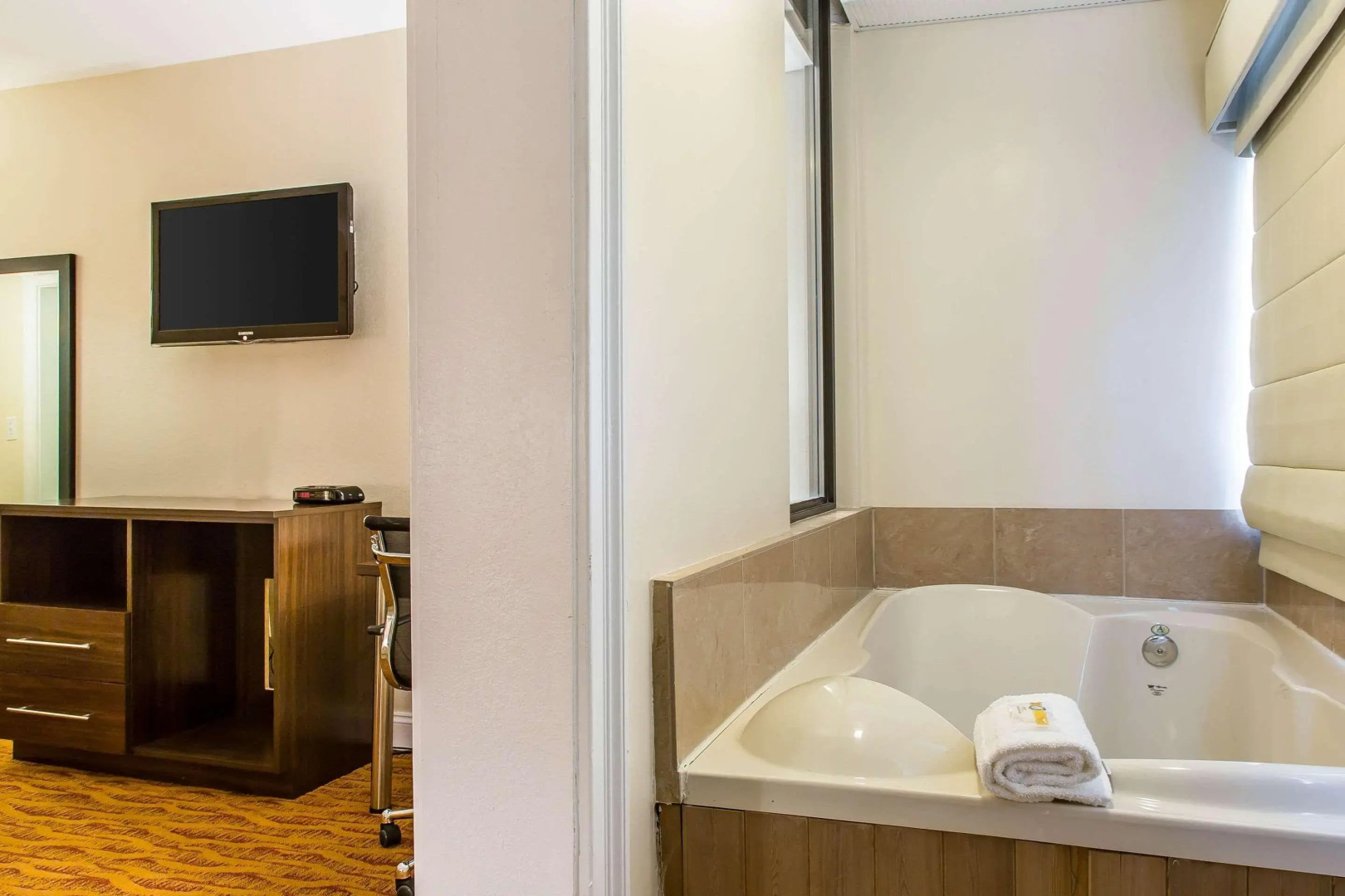 Quality Inn & Suites Middletown - Newport