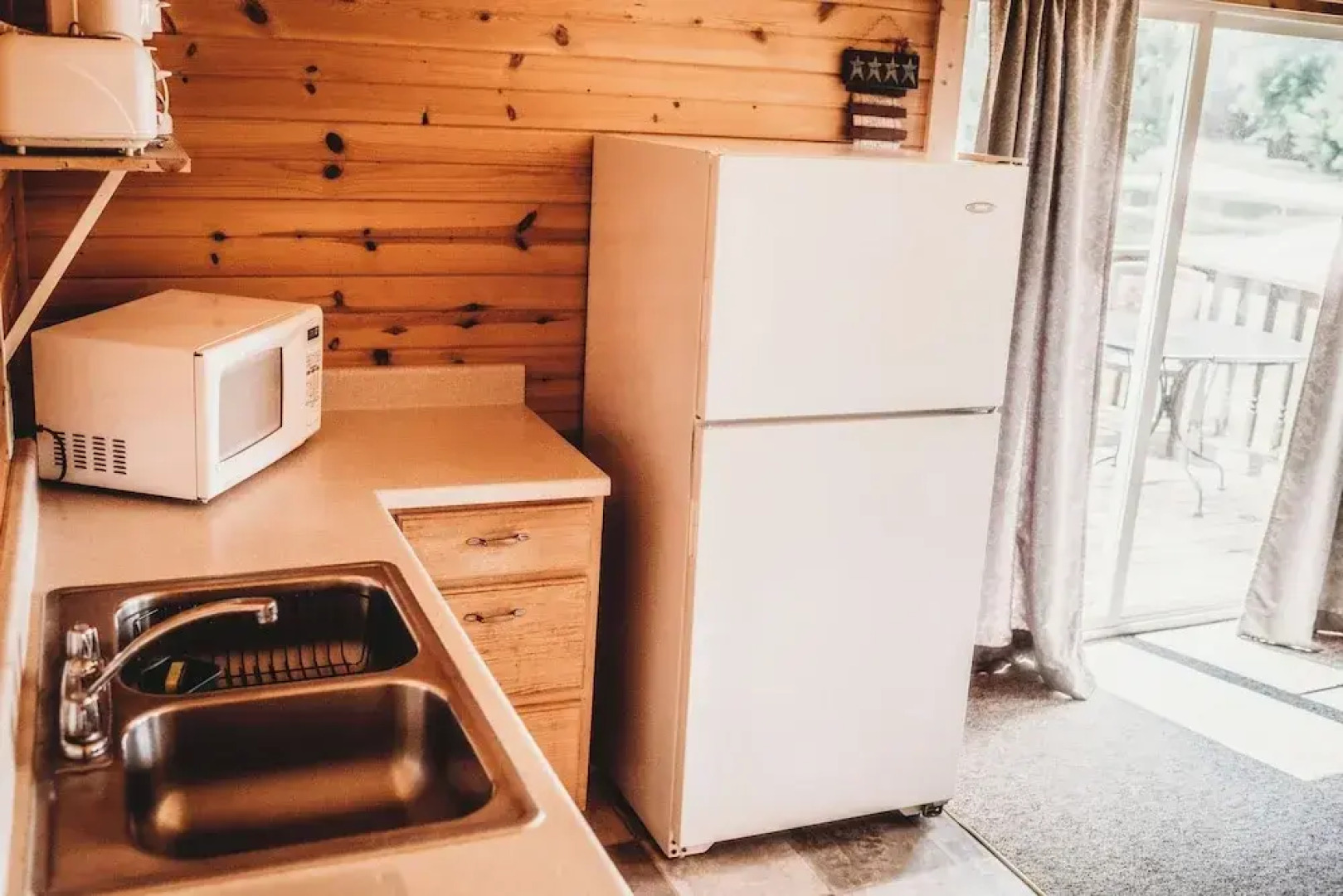 Edge-O-Dells Resort - 21 and Older