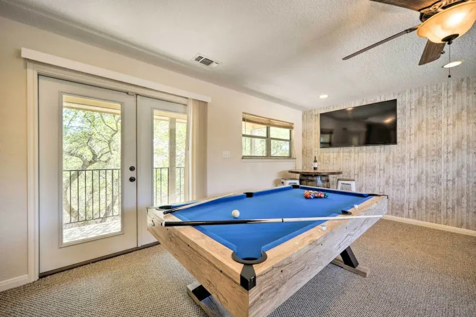 Luxe Canyon Home: Decks, Hot Tub + Lake Views