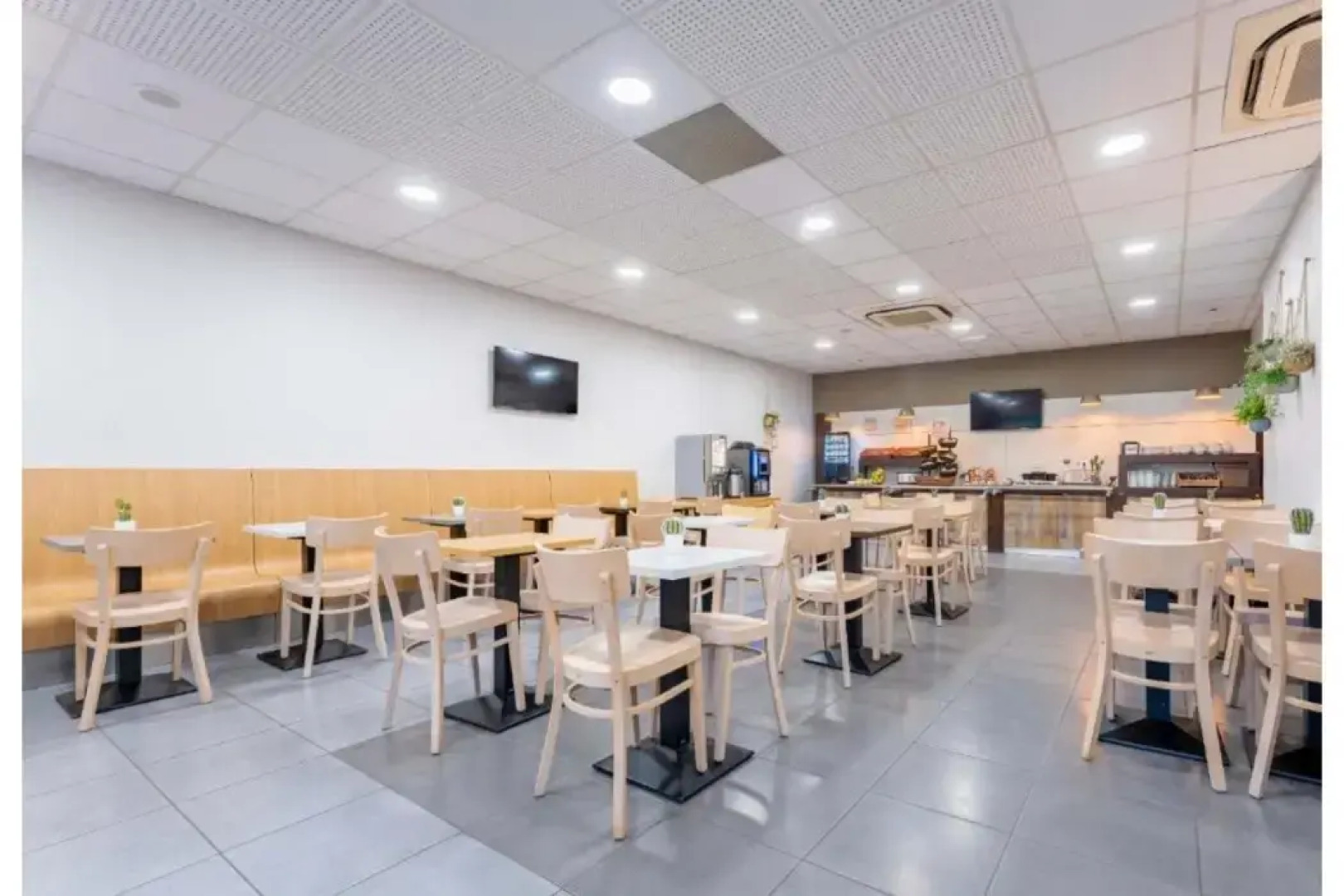 B&B HOTEL Maubeuge Louvroil