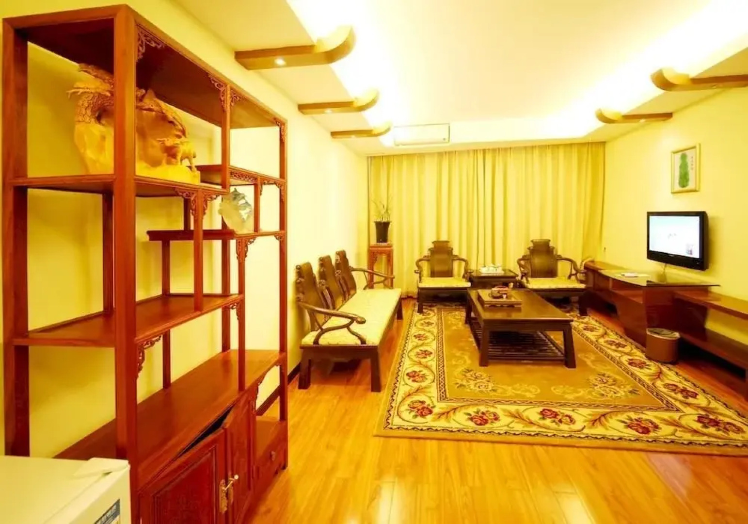 Tengchong Shun Xing Business Hotel