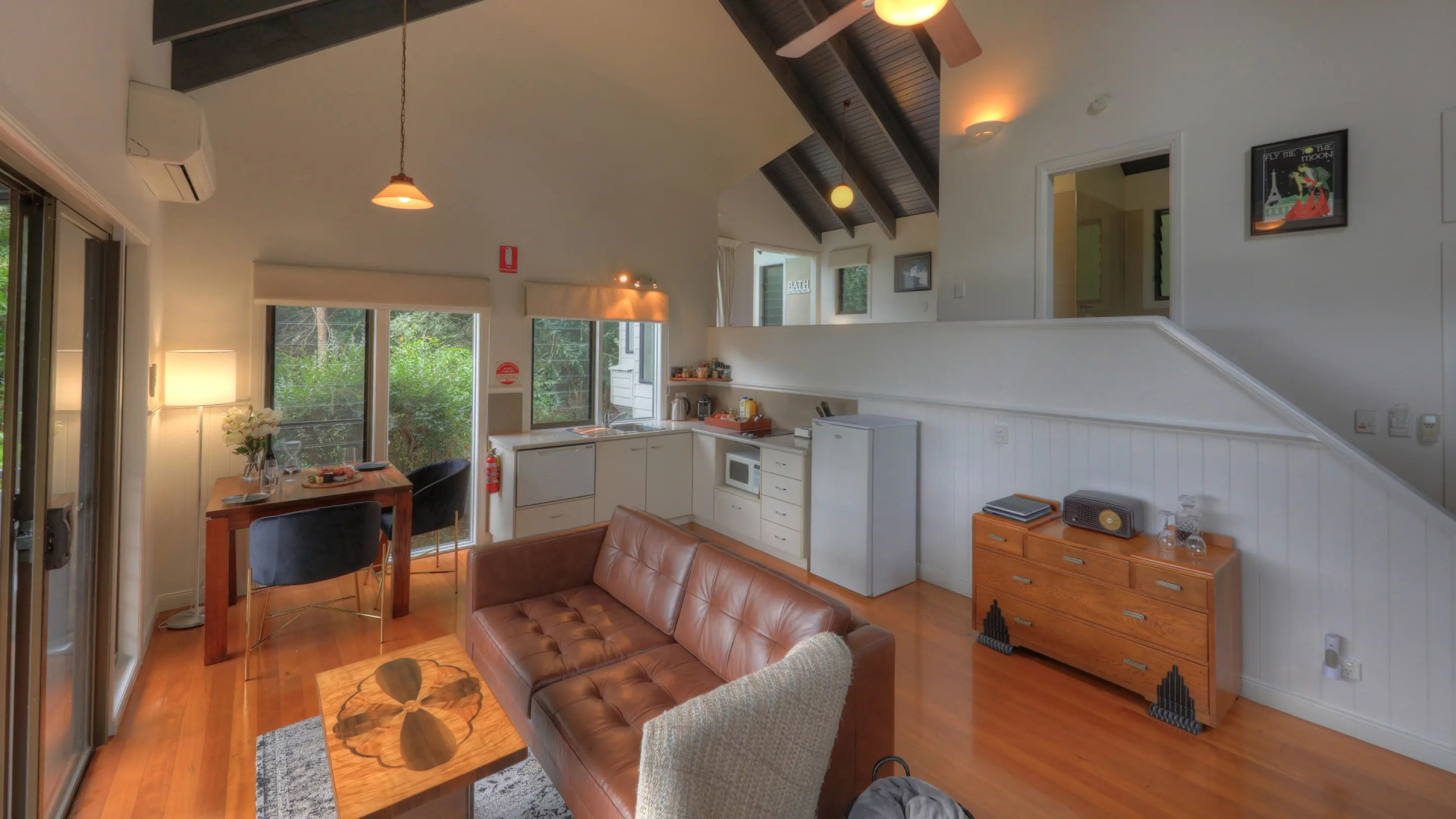 Misty View Cottages Montville