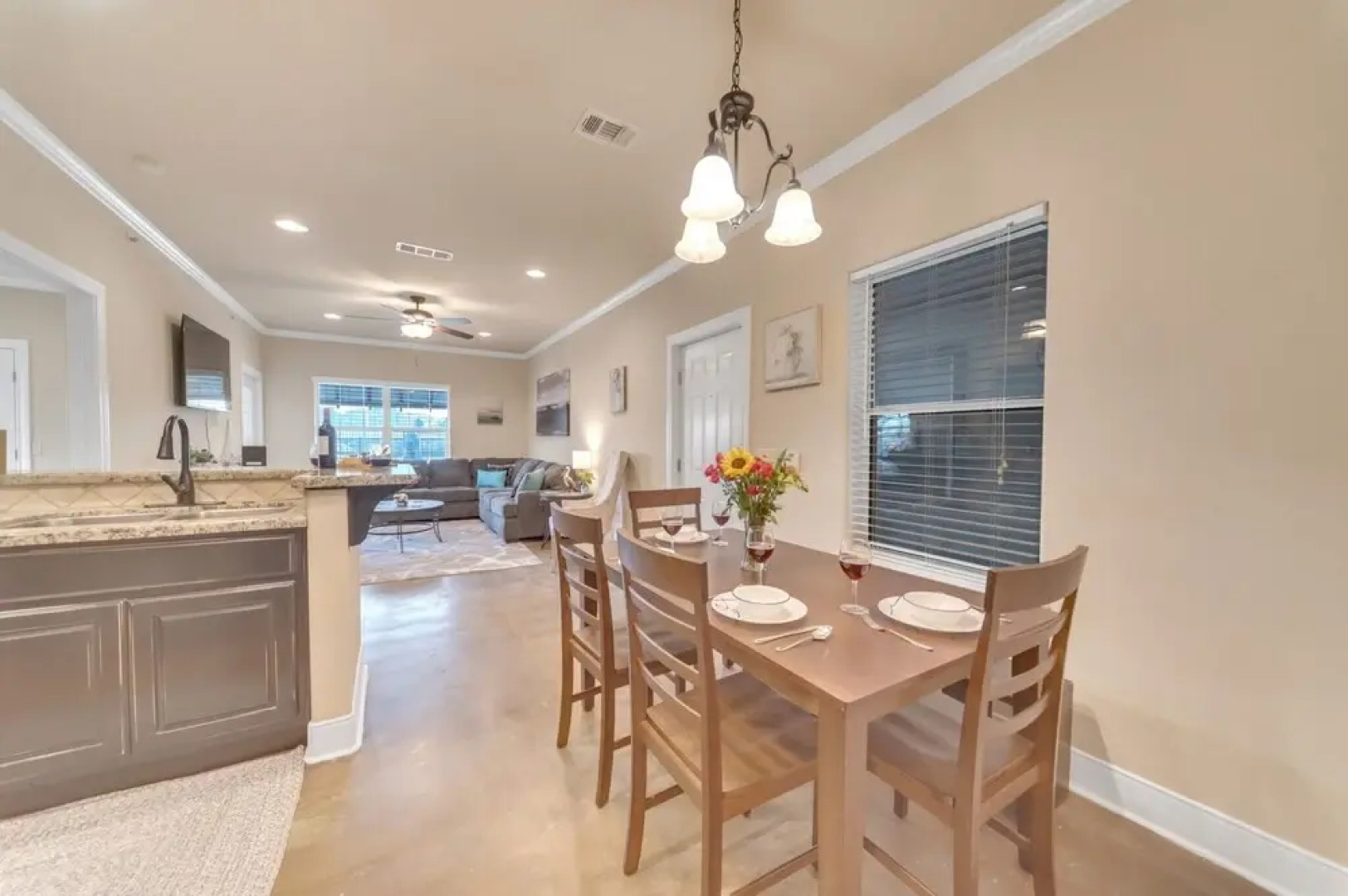 New! Stunning Apartment Just 1 Mile From Kyle!