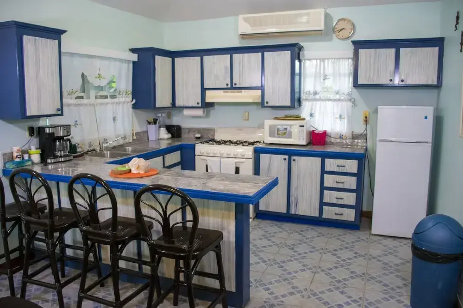Easy Living Apartments