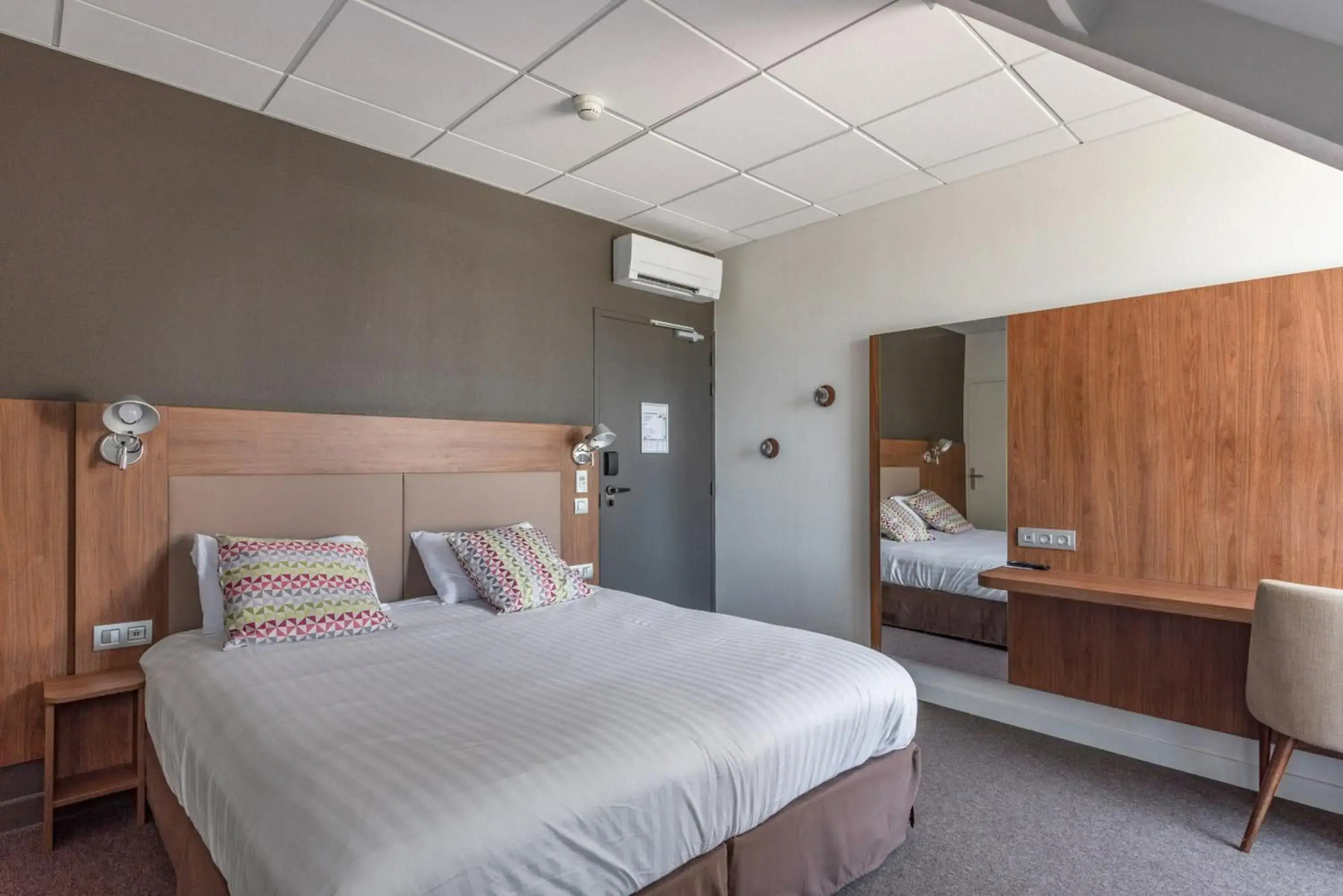 Hotel Campanile Chartres Centre - Gare - Cathedrale