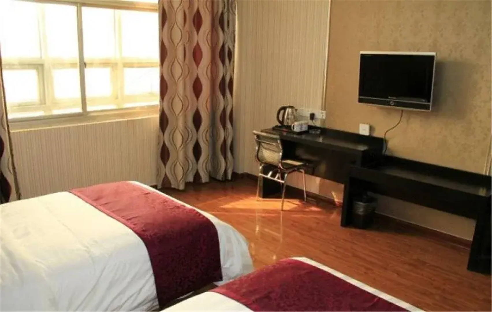 Heze E Home Business Hotel