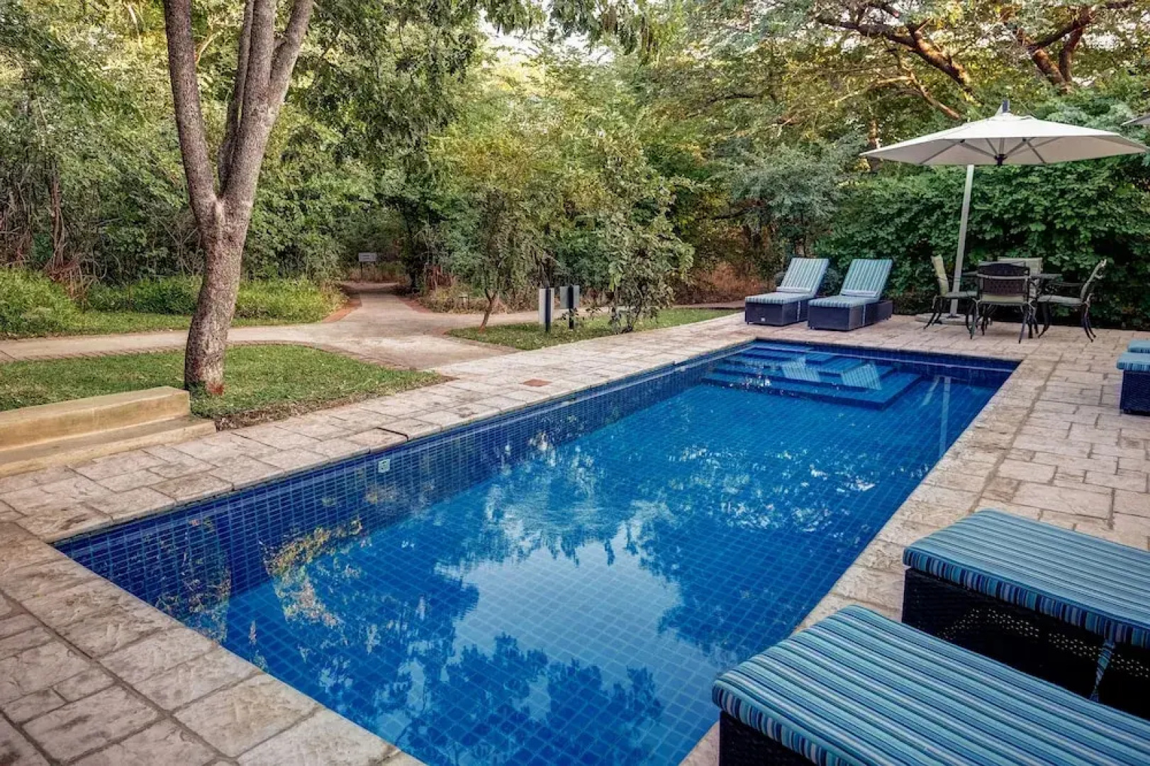 Mbano Manor Hotel Victoria Falls