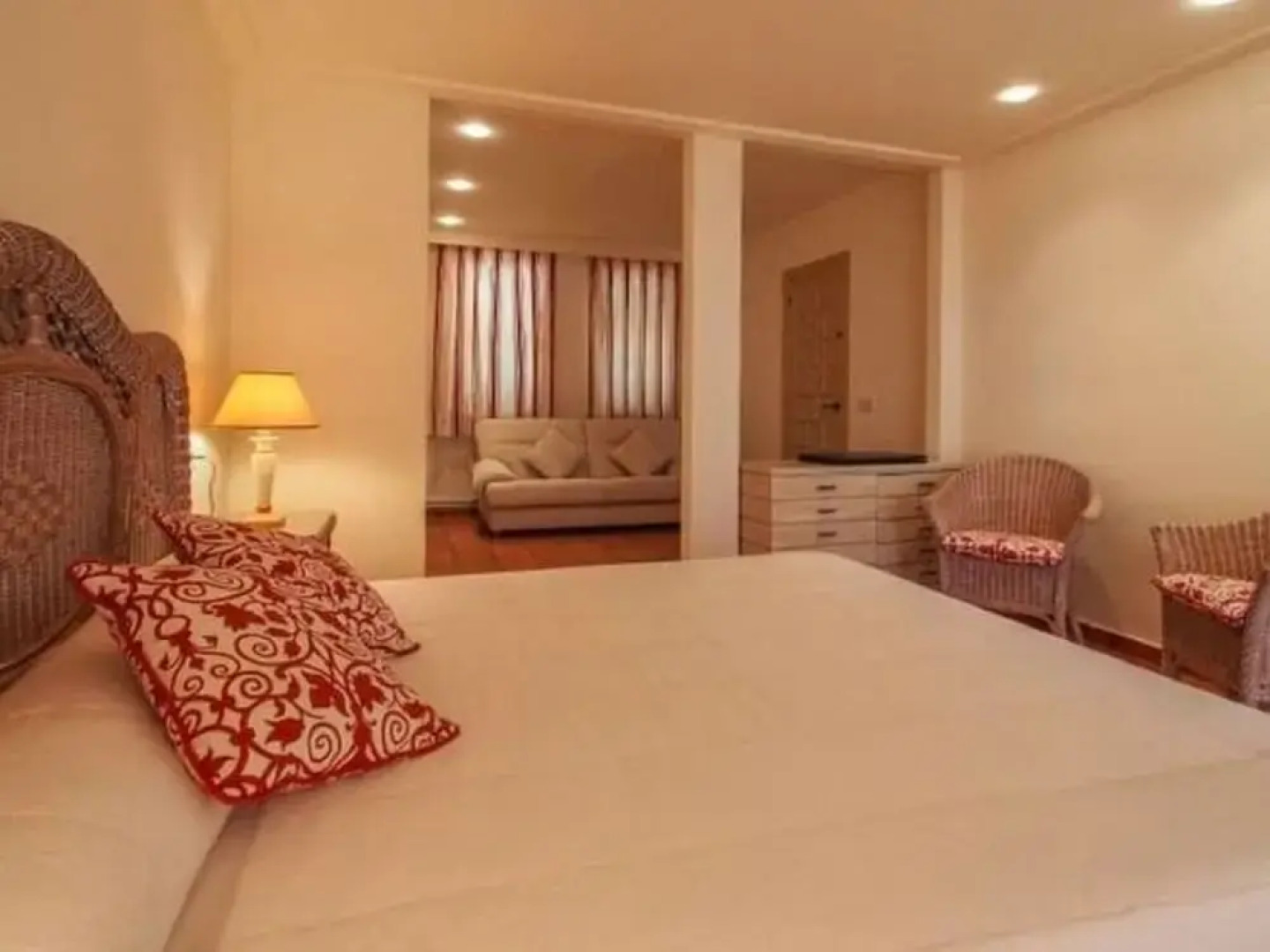 Spacious Holiday Home in Isla de Tabarca With Patio