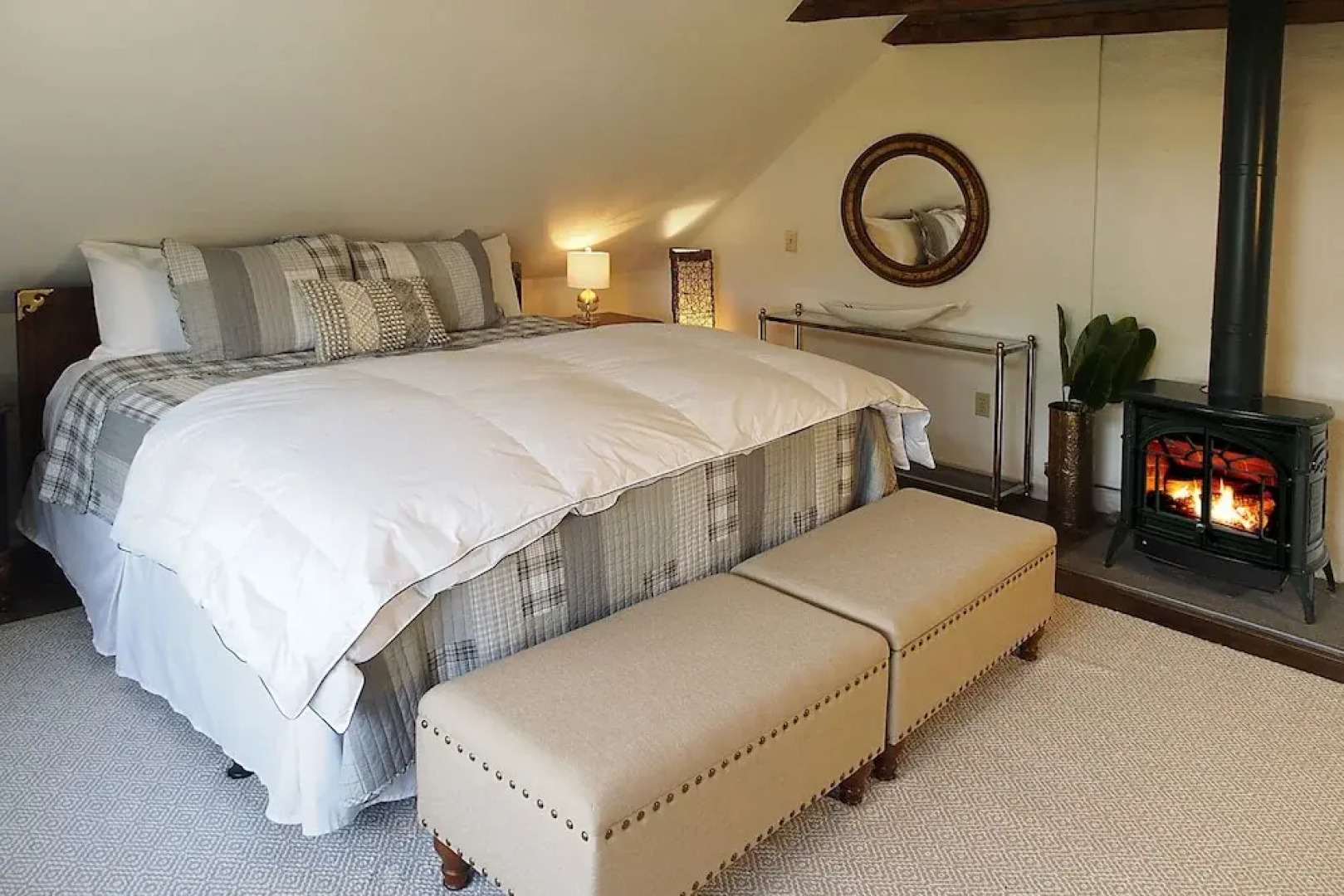 The Deacon & James Pharmacy B&B