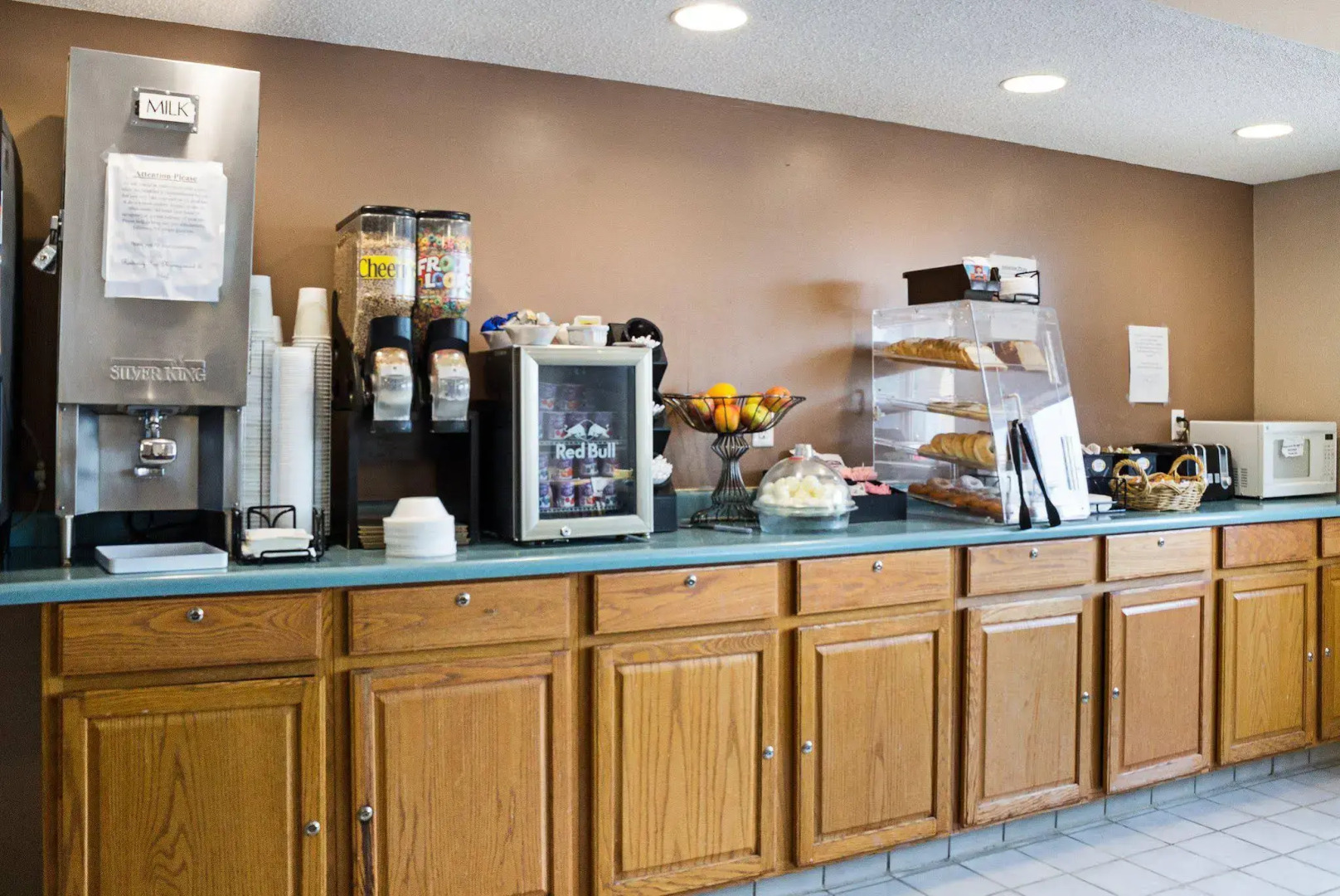 Bison Inn & Suites on University