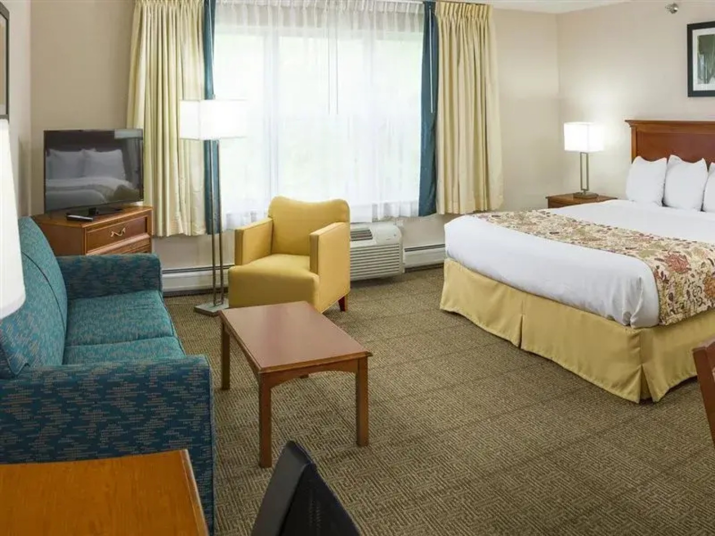 Smart Suites on the Hill