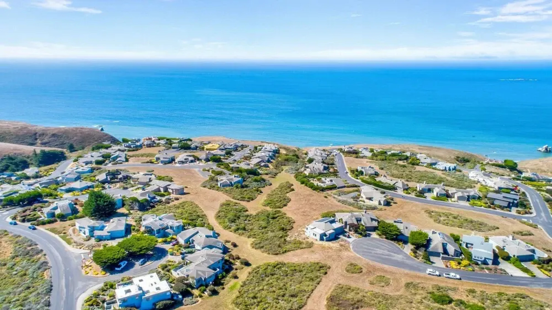 Stunning Ocean-view W/ Private Hot Tub 3 Bedroom Home